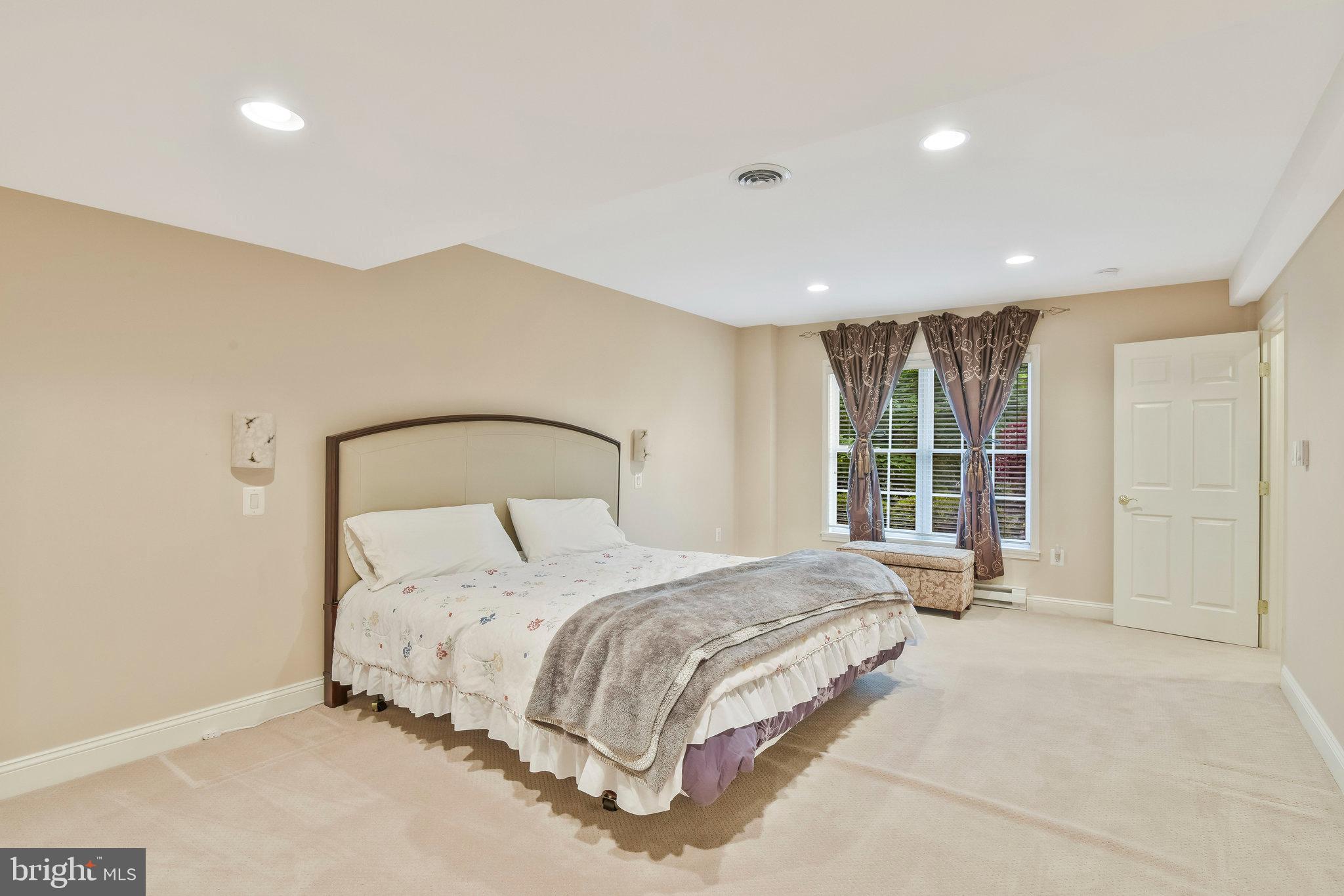 BELMONT COUNTRY CLUB - Residential