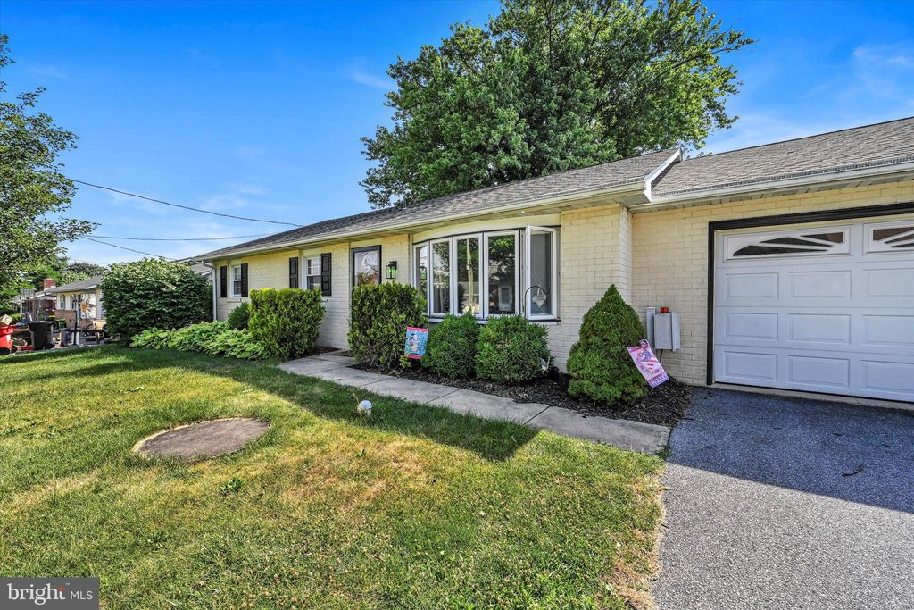 Photo of 17 Linden Street, Leola, PA 17540 (MLS # PALA2052408)