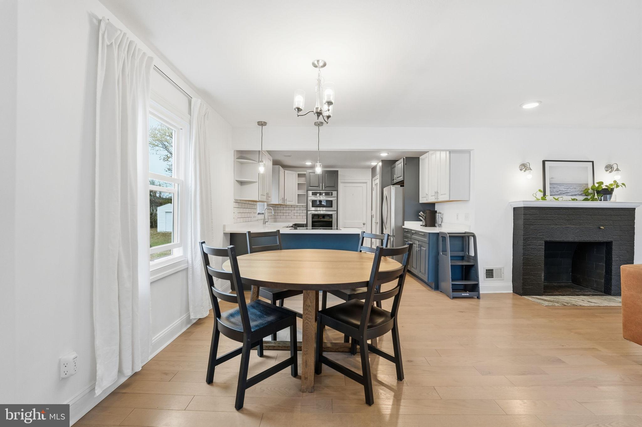 1215 SEACOBECK STREET