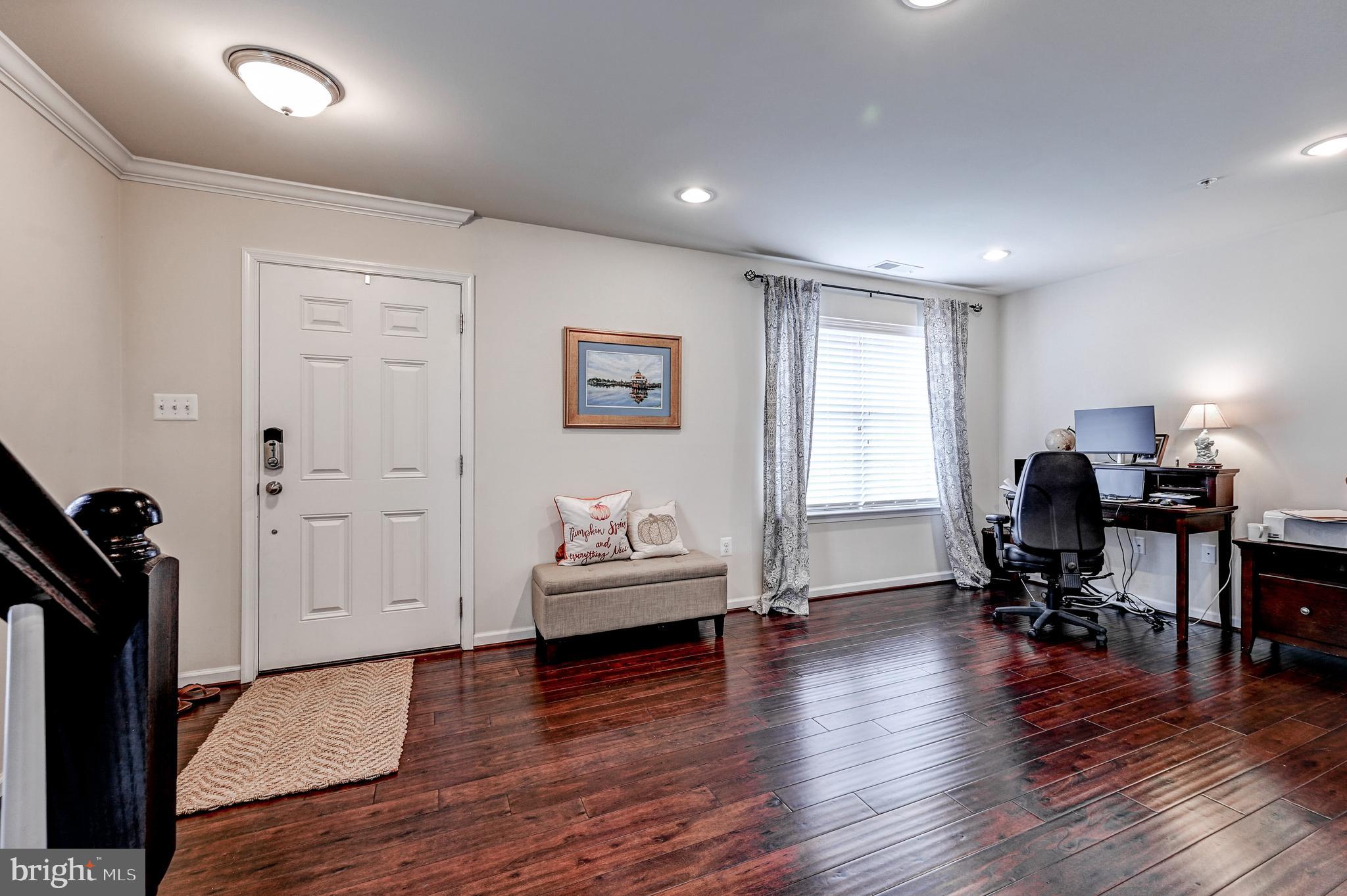 OXFORD SQUARE - Residential