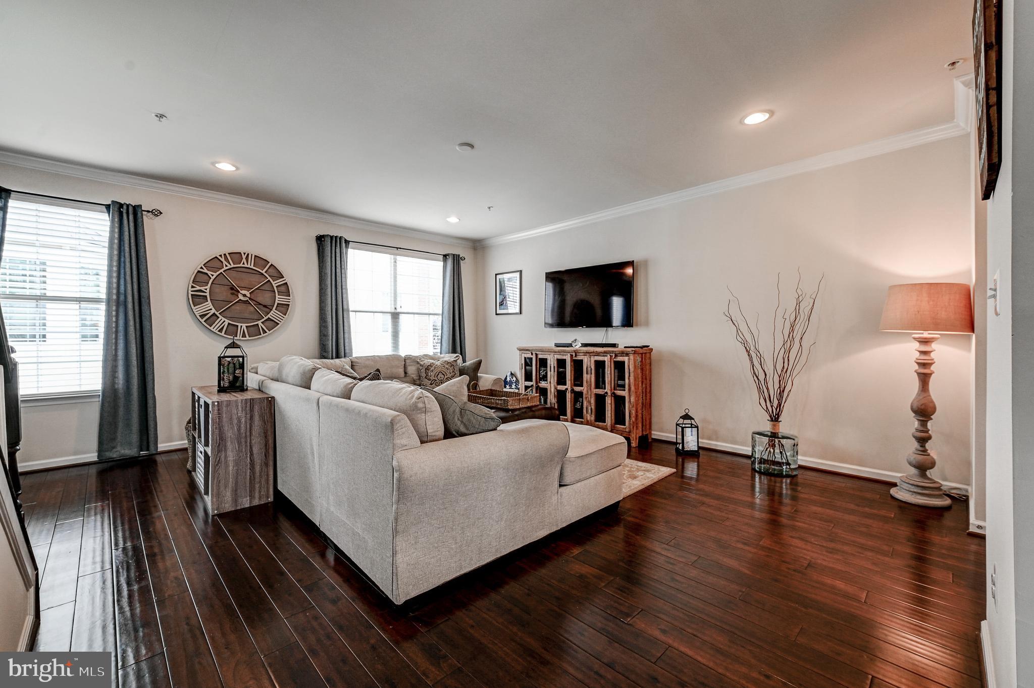 OXFORD SQUARE - Residential