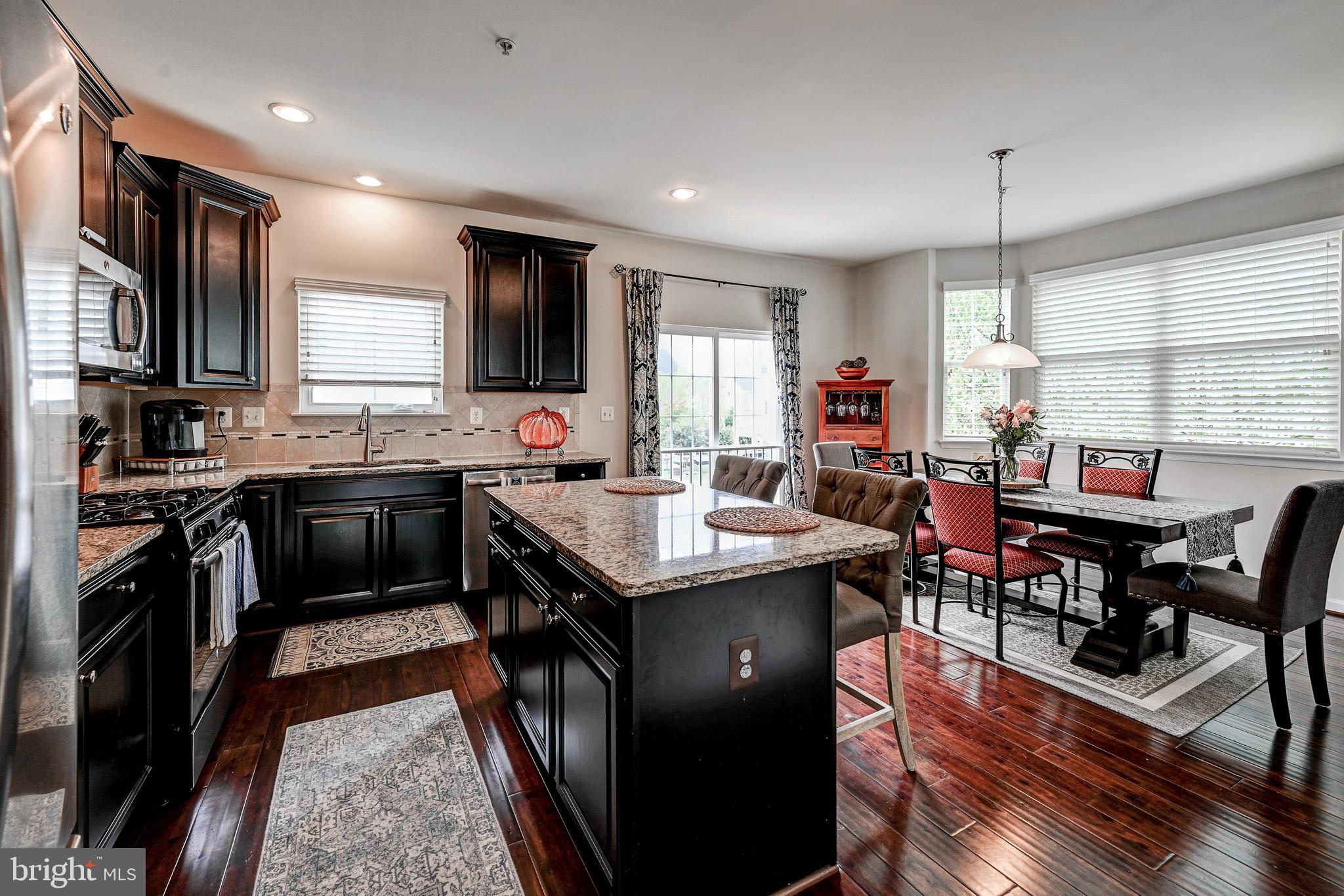 OXFORD SQUARE - Residential