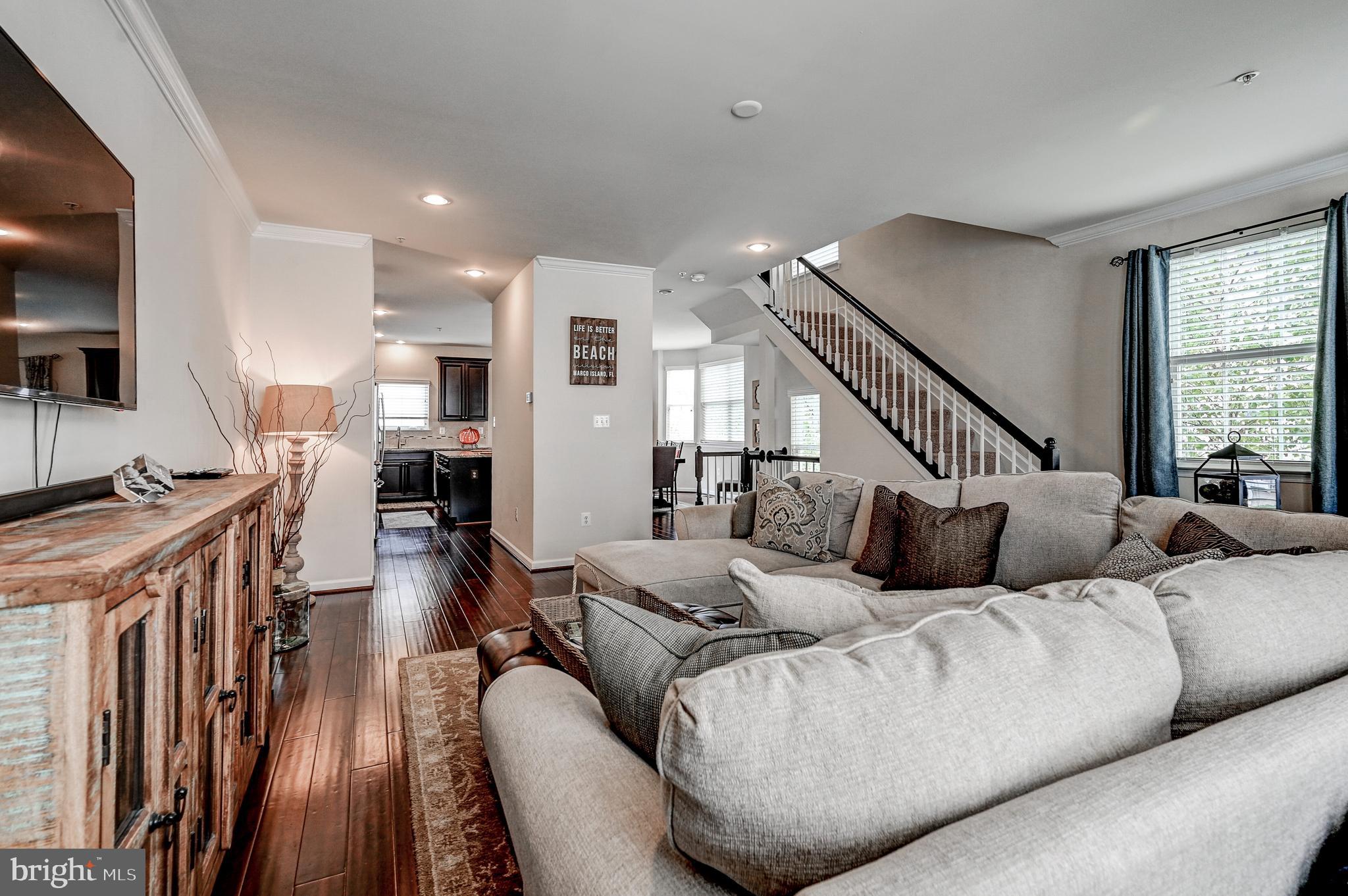 OXFORD SQUARE - Residential