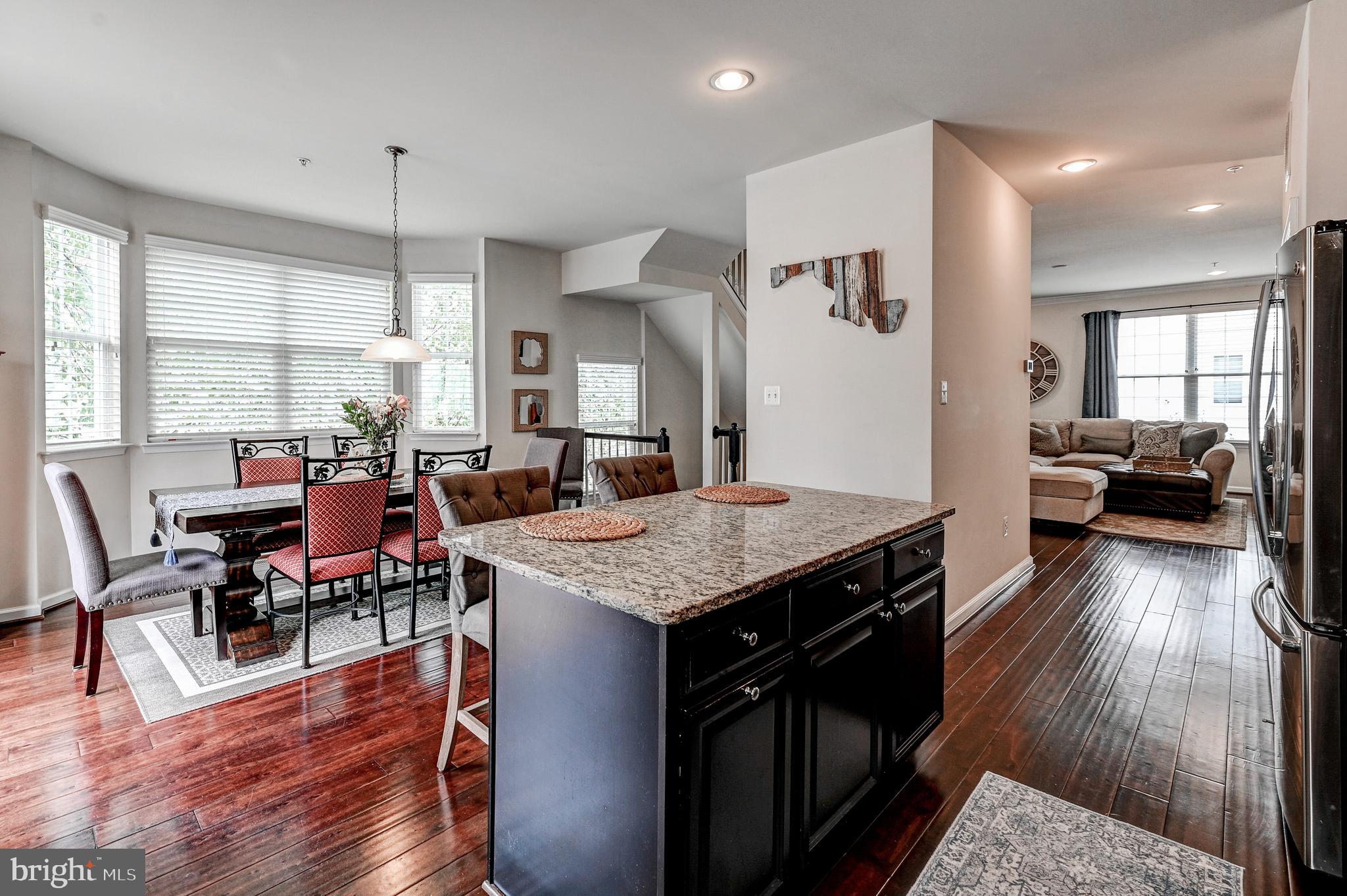 OXFORD SQUARE - Residential