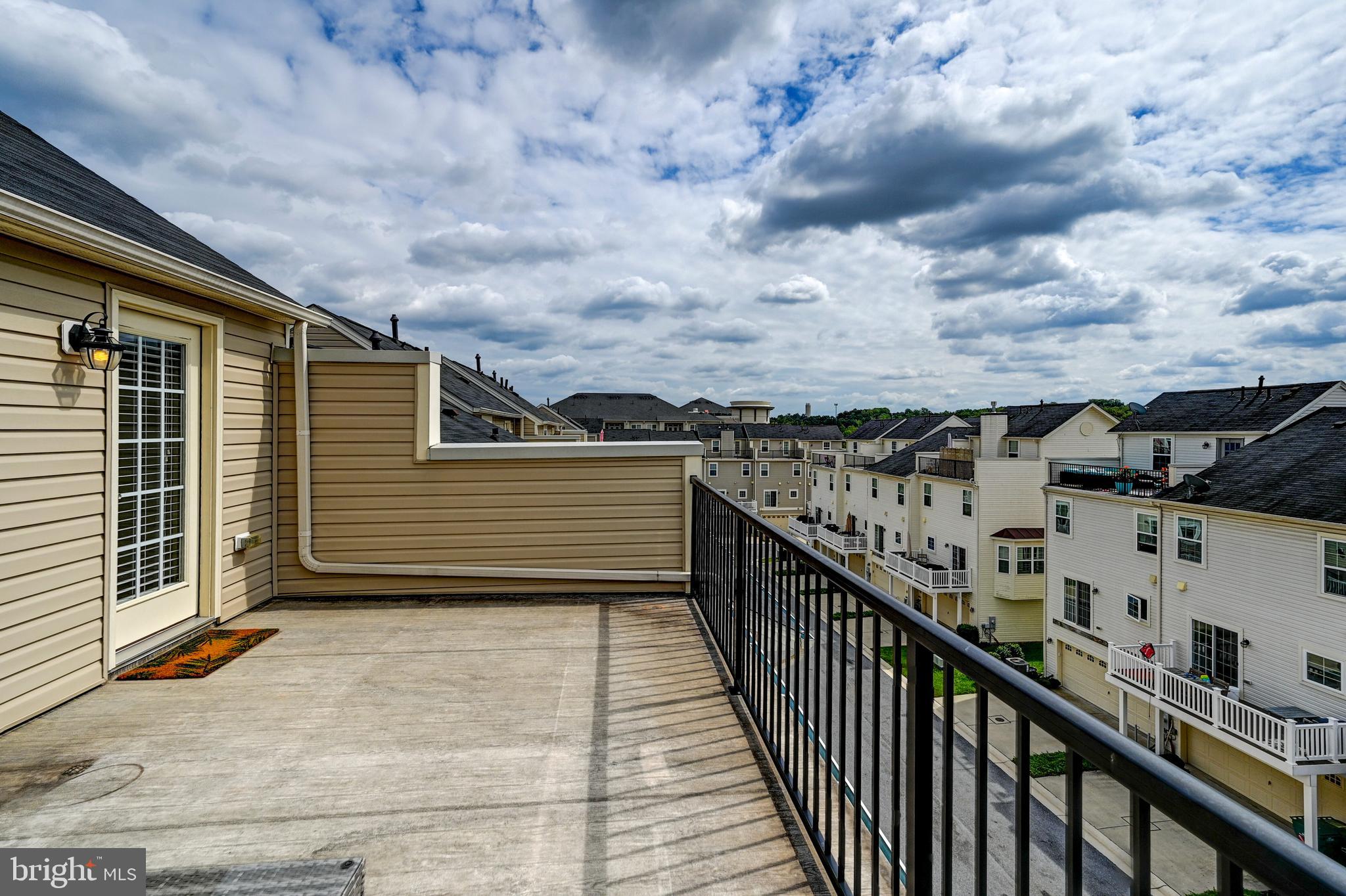 OXFORD SQUARE - Residential