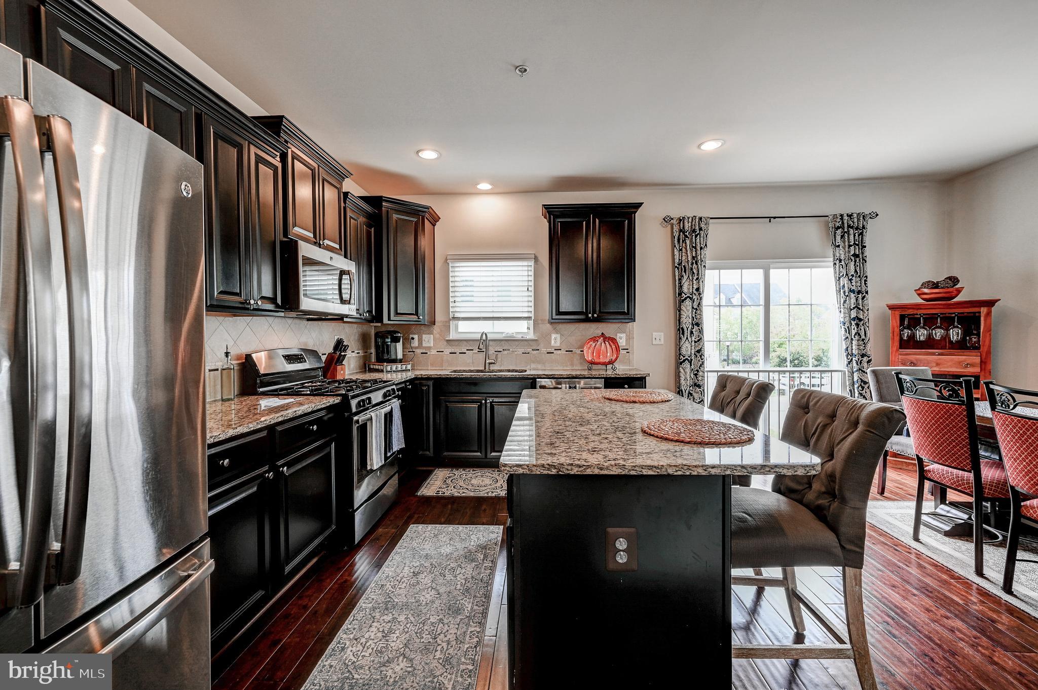 OXFORD SQUARE - Residential