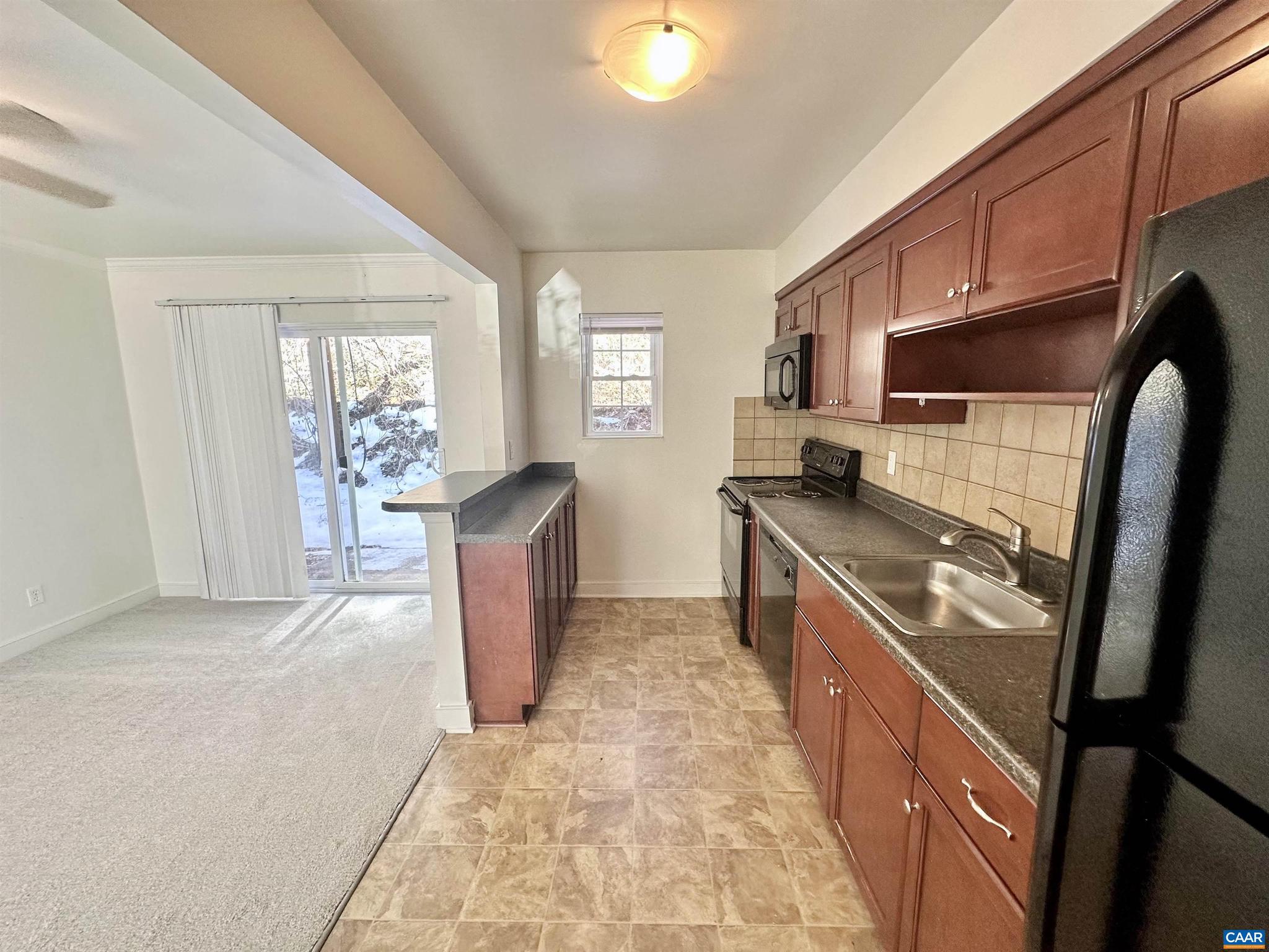 FOUNTAIN COURT - Residential Lease