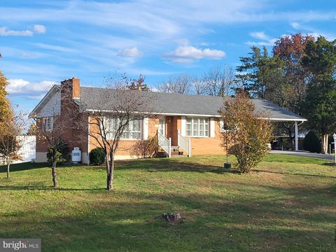Photo of 1327 Front Royal Pike, WINCHESTER, VA 22602 (MLS # VAFV2037834)