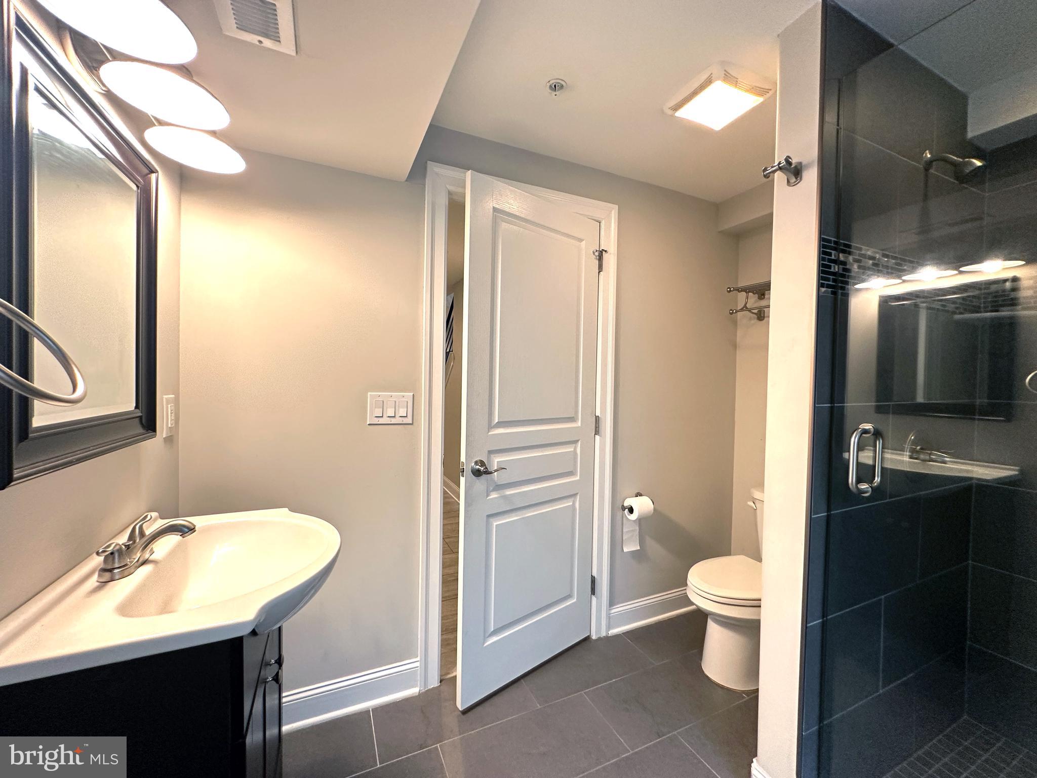 POINT BREEZE - Residential Lease