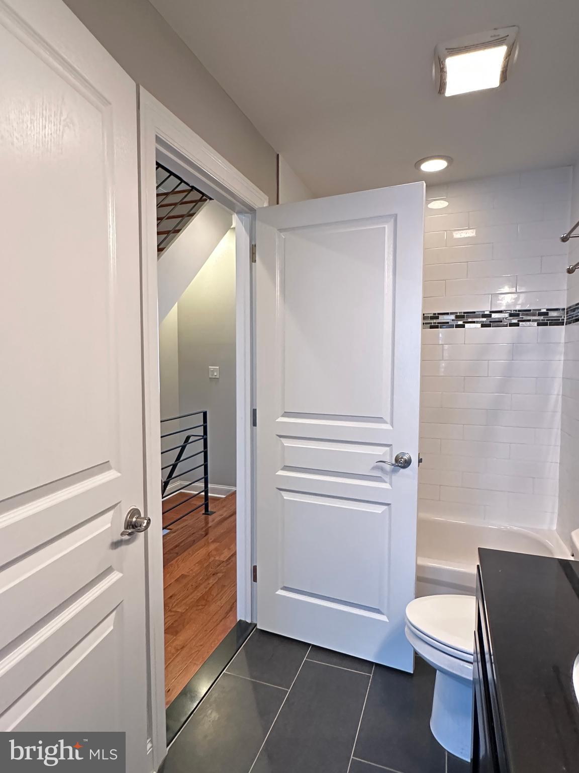 POINT BREEZE - Residential Lease