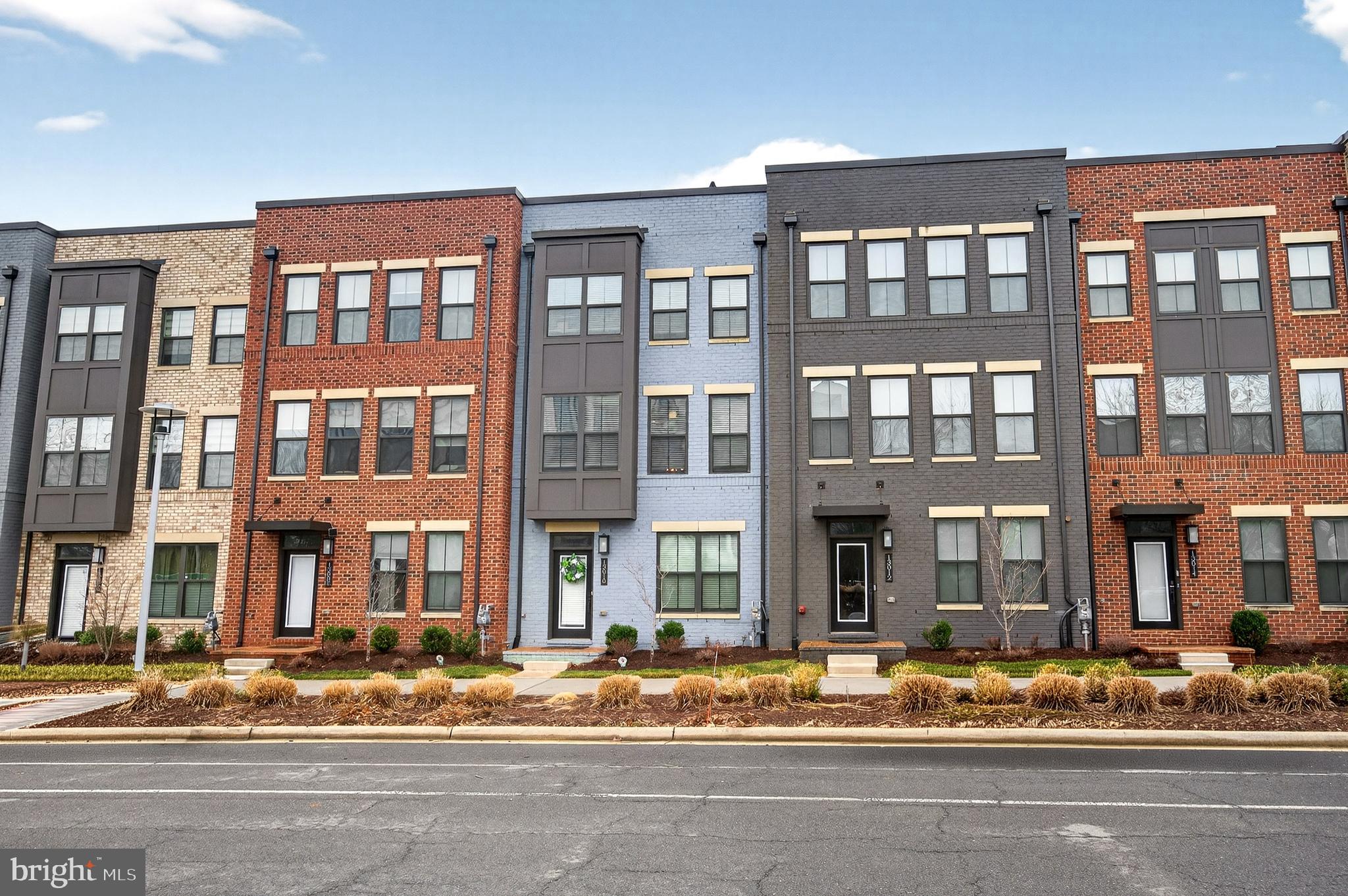13010 HATTONTOWN SQUARE