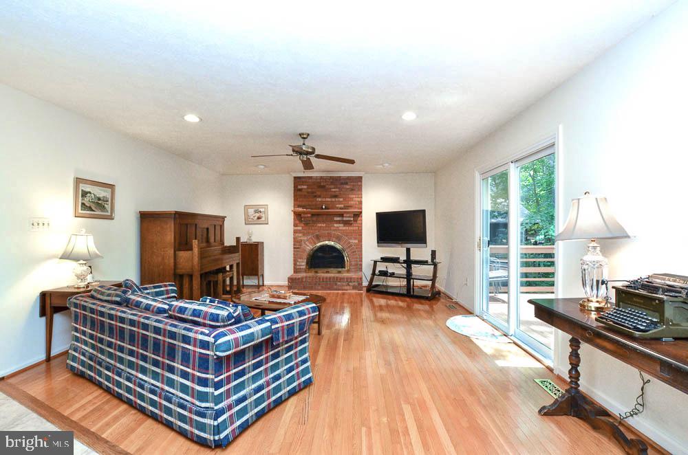 COUNTRYSIDE - Residential