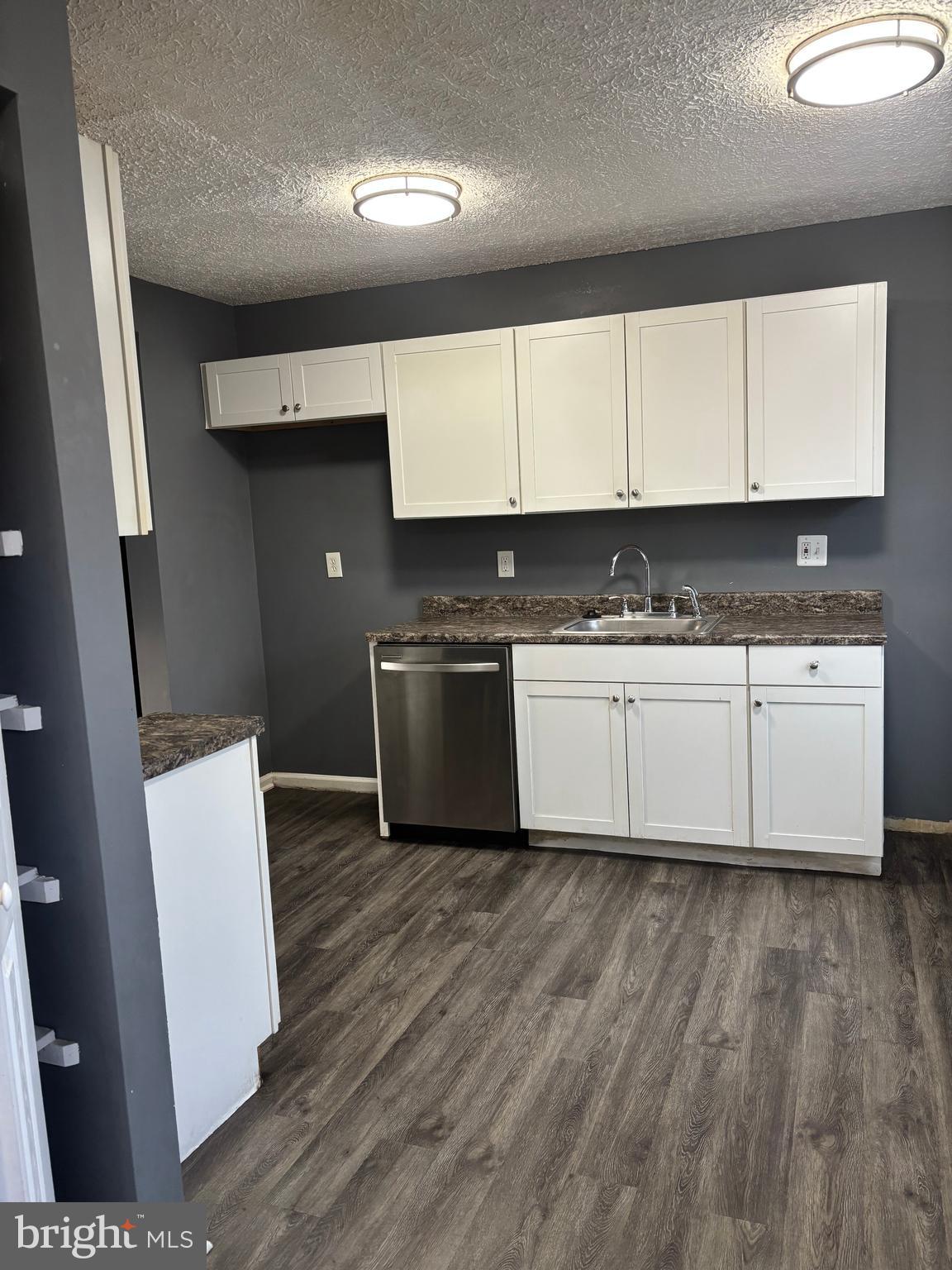 HILLCREST TOWNE - Residential