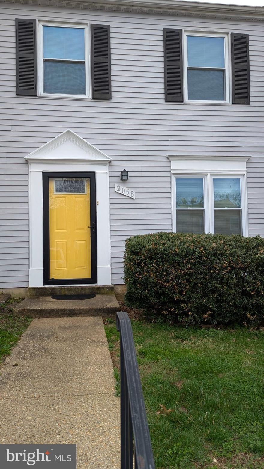 This property is suitable for any style of buyer, property featuring a fixer-upper townhome with 3 bedrooms and 2 full bathrooms plus 1 half bathroom, encompassing 1,420 sq ft of interior space on a 1,498 sq ft lot. Built in 1987, this Colonial-style home has vinyl siding and includes 1 assigned parking space with a reasonable HOA fee. The property is sold as-is and has been renovated in 2022, showcasing modern finishes while requiring some TLC due to prior neglect. A new roof has been installed, covering a major expense and making it an ideal opportunity for those looking to renovate and add value. It is perfect for first-time home buyers seeking to create their dream home with an upgraded kitchen featuring stainless steel appliances and a spacious open floor plan ideal for entertaining. The back yard provides outdoor space perfect for relaxation and is conveniently located near Southern Avenue Subway for easy access to transportation, shopping, and dining options.
OA