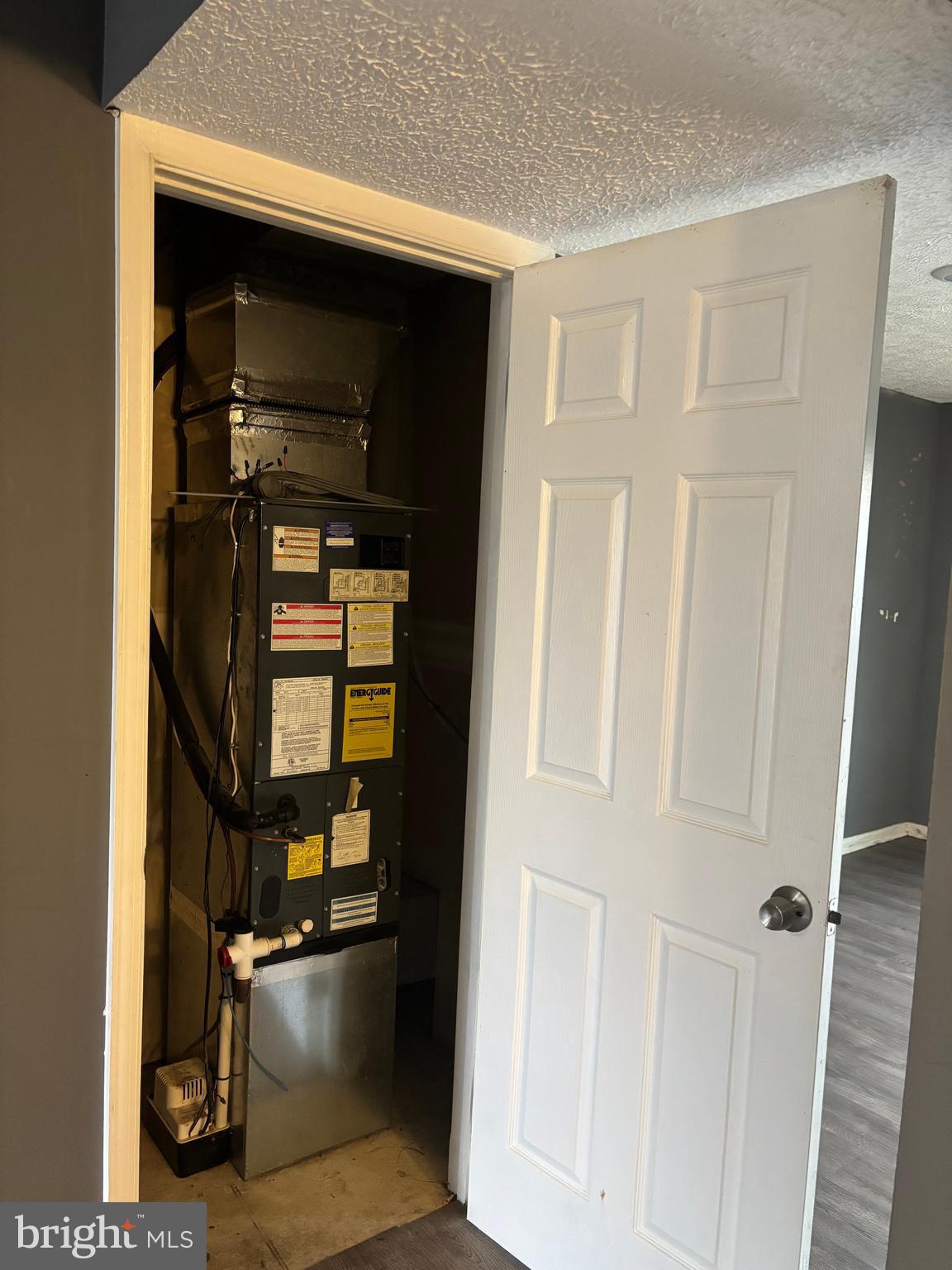 HILLCREST TOWNE - Residential