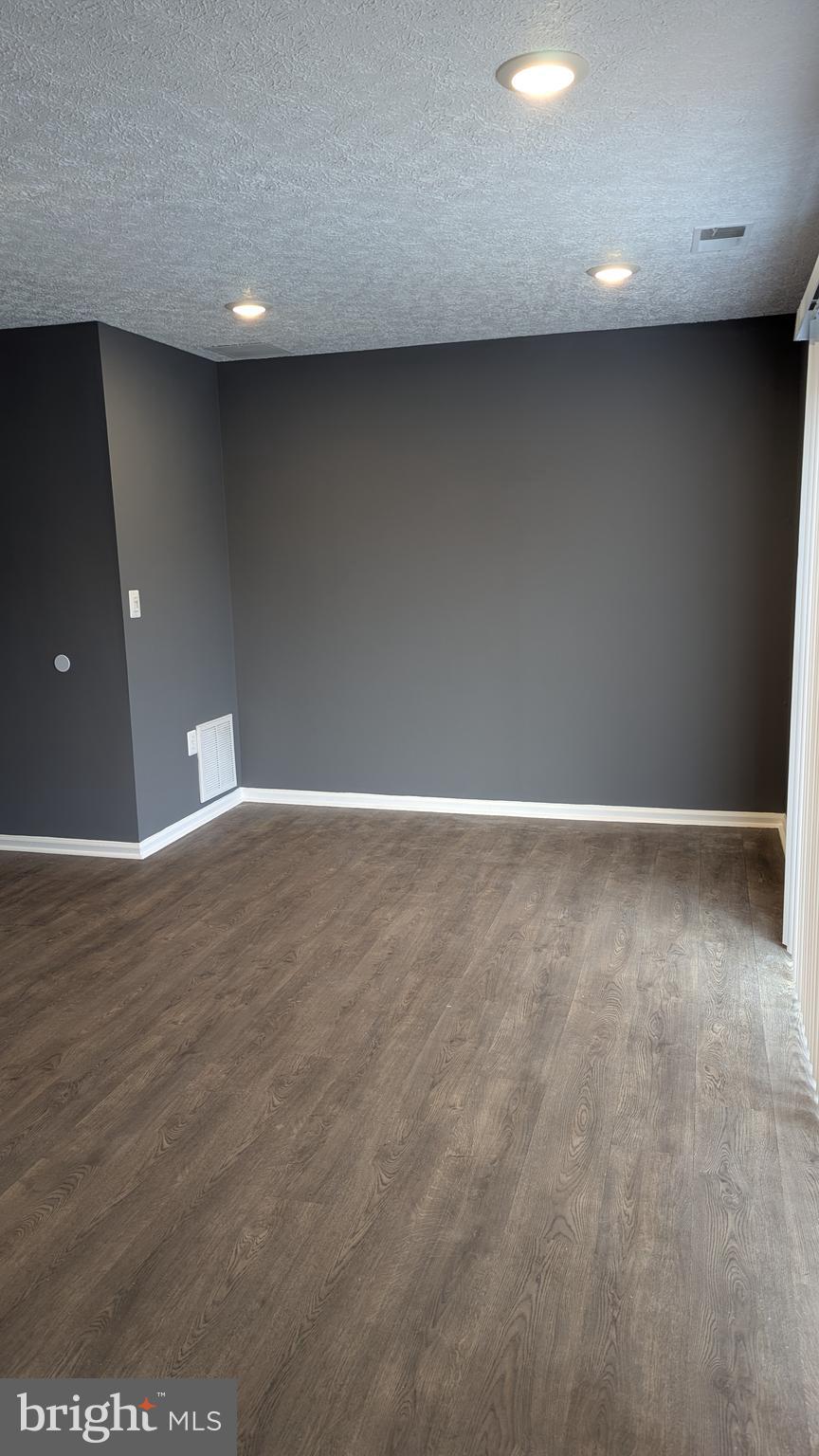 HILLCREST TOWNE - Residential