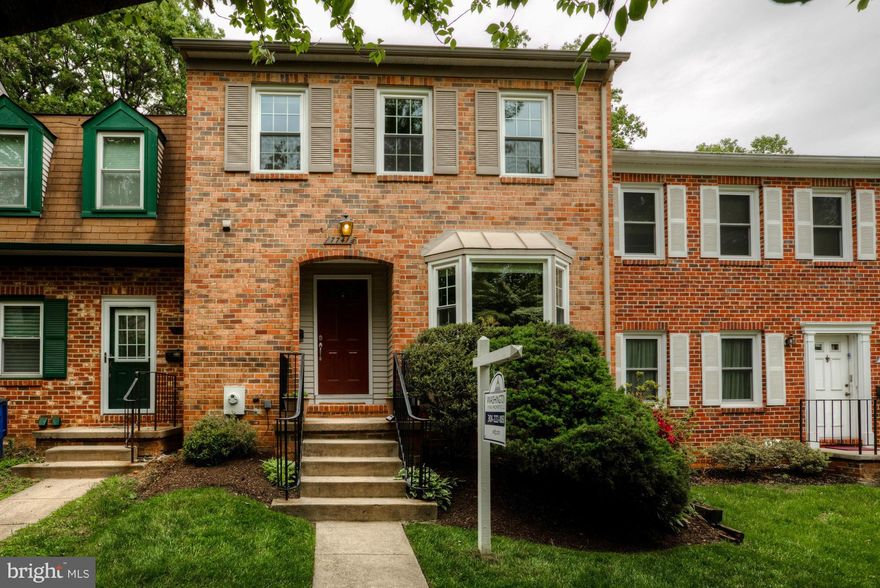 PERFECT LOCATION, MOVE RIGHT IN, BACKS TO TREES, Lives like a single family home, 3 bdrms up, gorgeous master suite, great closets, hardwoods throughout main level, new windows, lovely eat in kitchen with bay window, fireplace family room, new HWH, walk out lower level with hi ceilings, gorgeous, private new deck, Churchill cluster, pool, tennis courts, walk to Sbx,  Cal Tort, Cabin John Mall