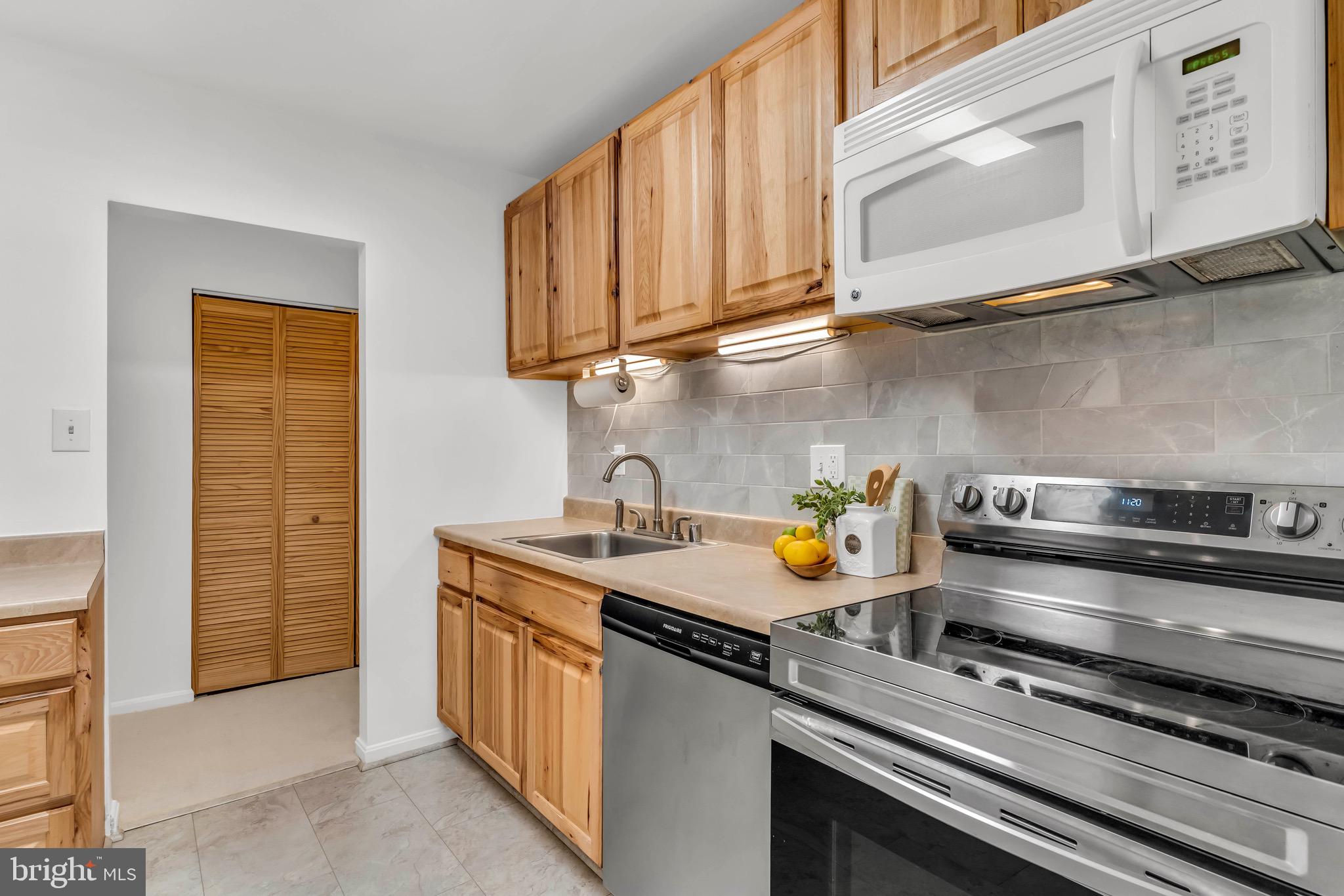 HAWTHORNE VILLAGE - Residential