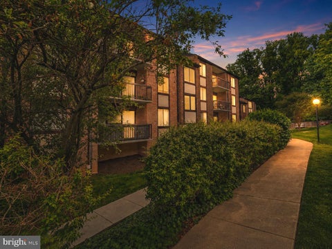 Photo of 9702 Kingsbridge Drive #3, FAIRFAX, VA 22031 (MLS # VAFX2312978)