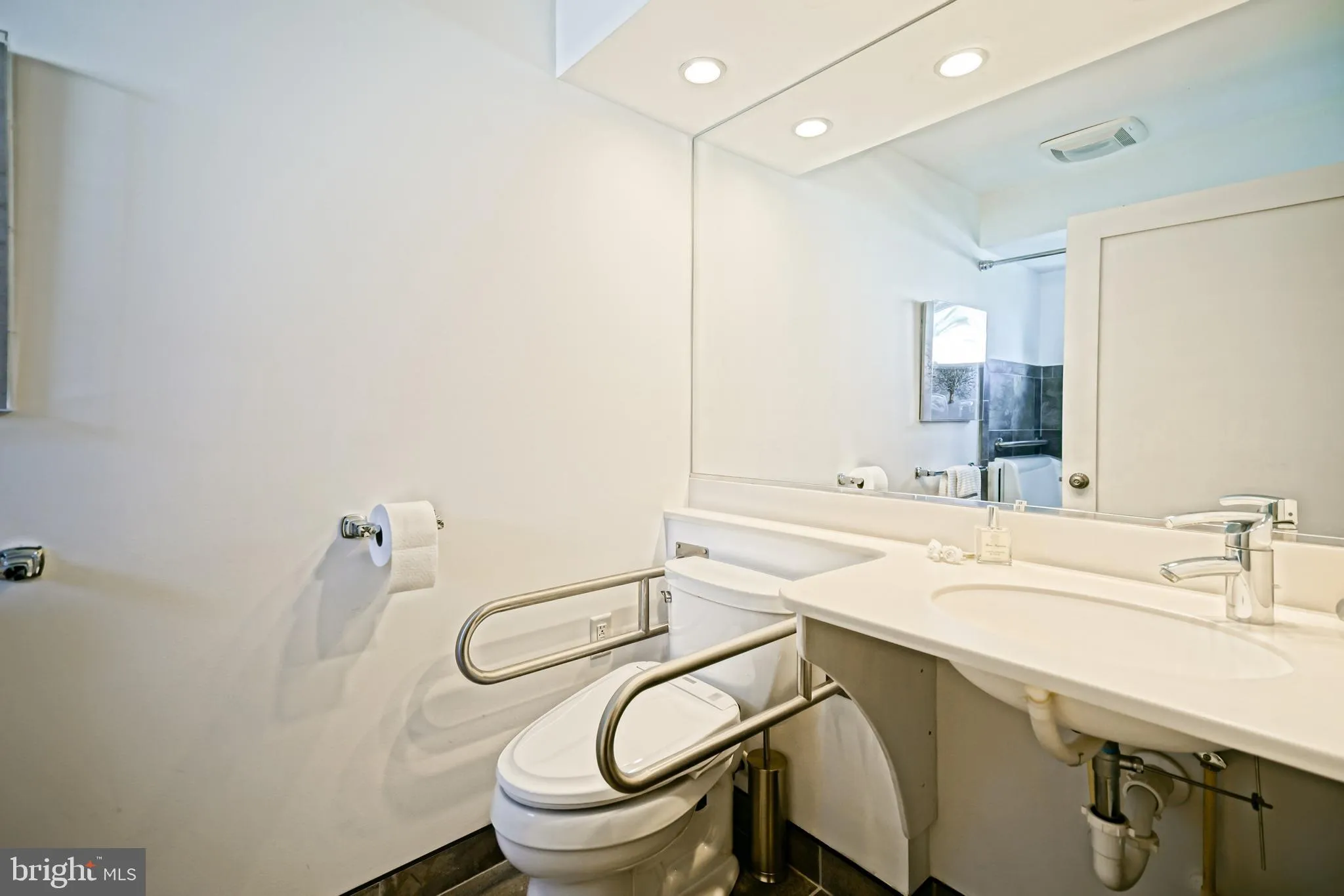 Lewes, Delaware 19958, United States, 4 Bedrooms Bedrooms, ,5 BathroomsBathrooms,Residential,Active,231778