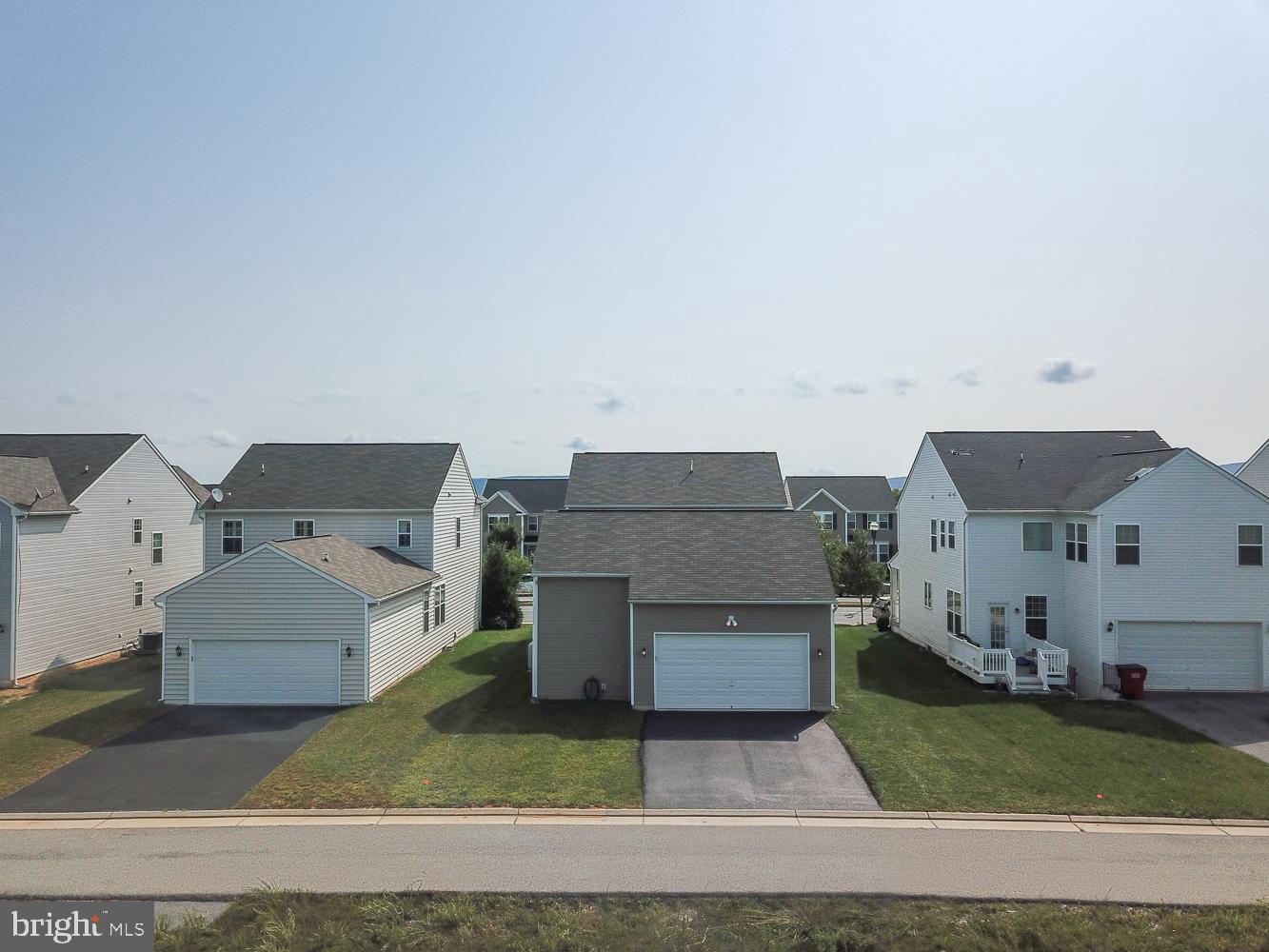 LAKELAND PLACE - Residential