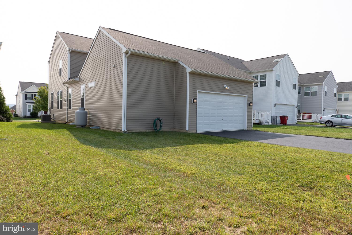 LAKELAND PLACE - Residential