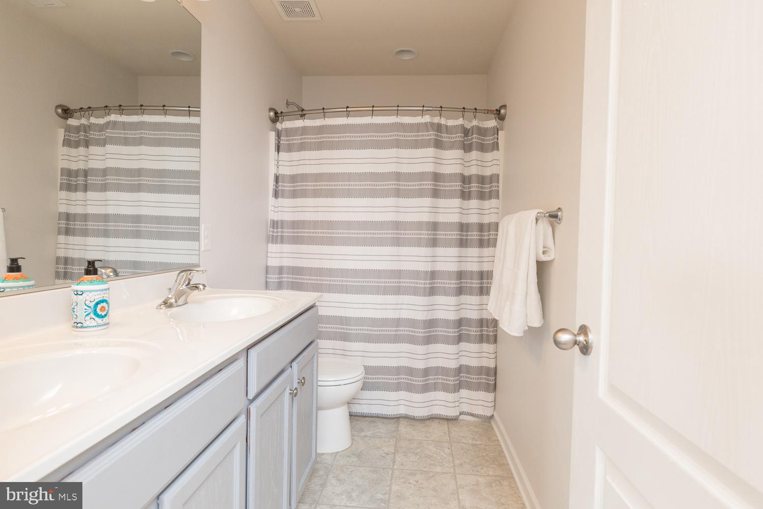 LAKELAND PLACE - Residential