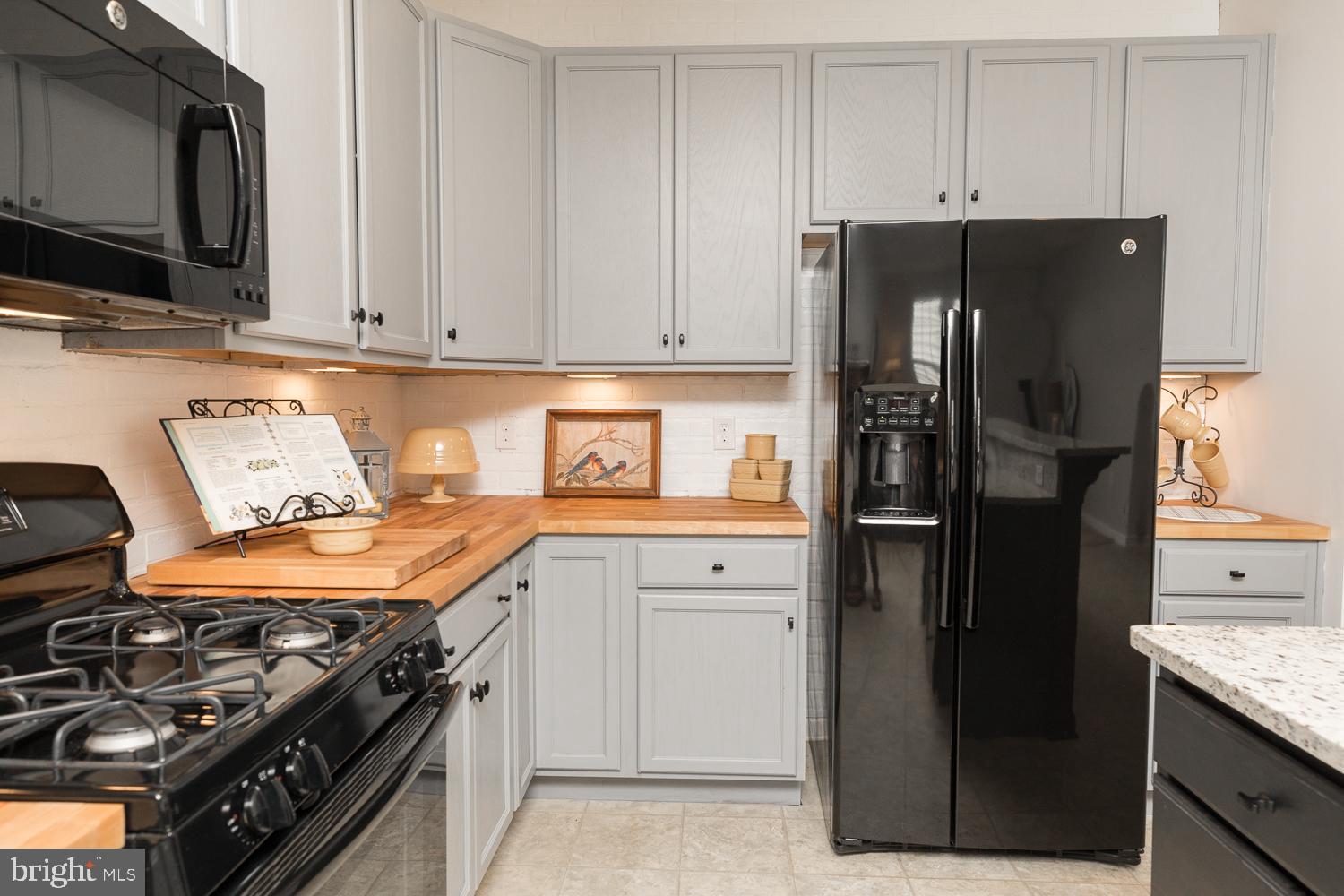 LAKELAND PLACE - Residential