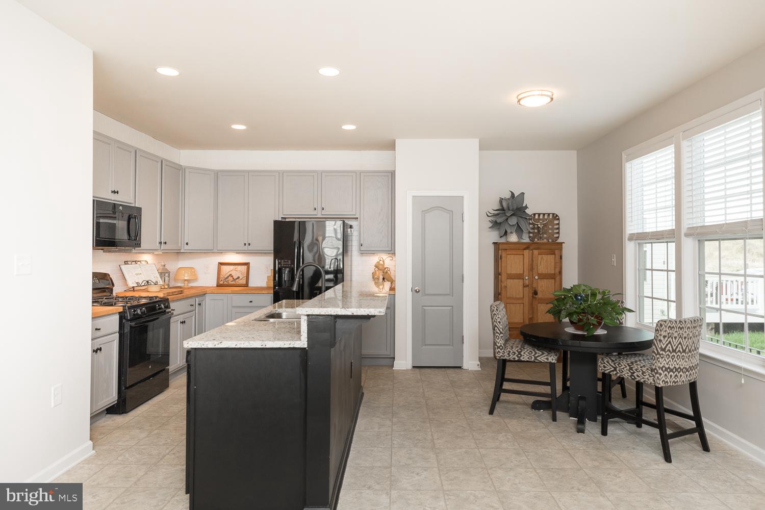 LAKELAND PLACE - Residential