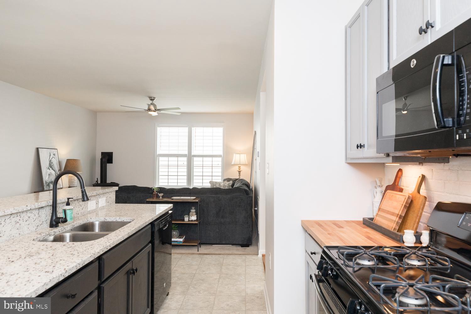 LAKELAND PLACE - Residential