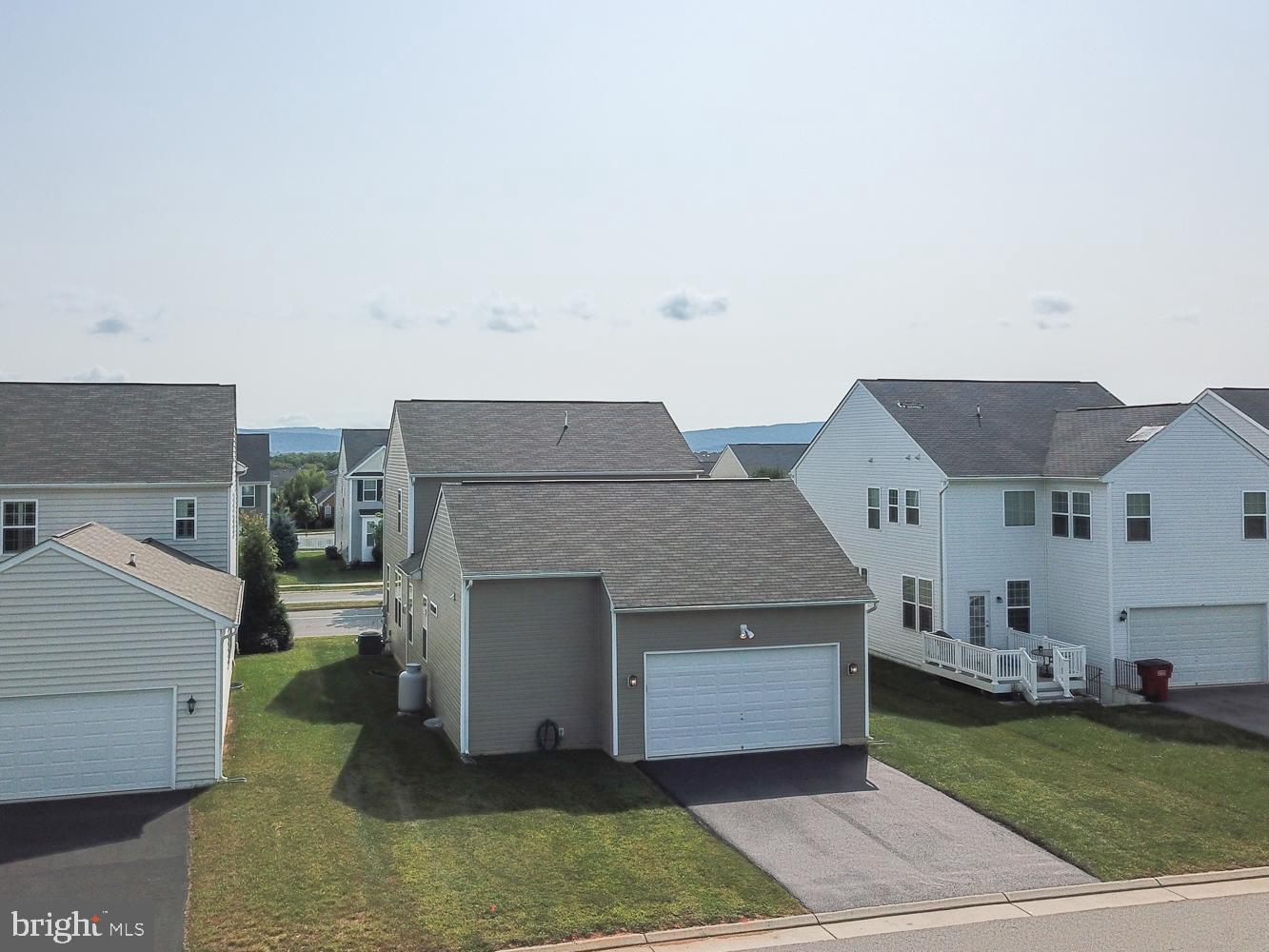 LAKELAND PLACE - Residential