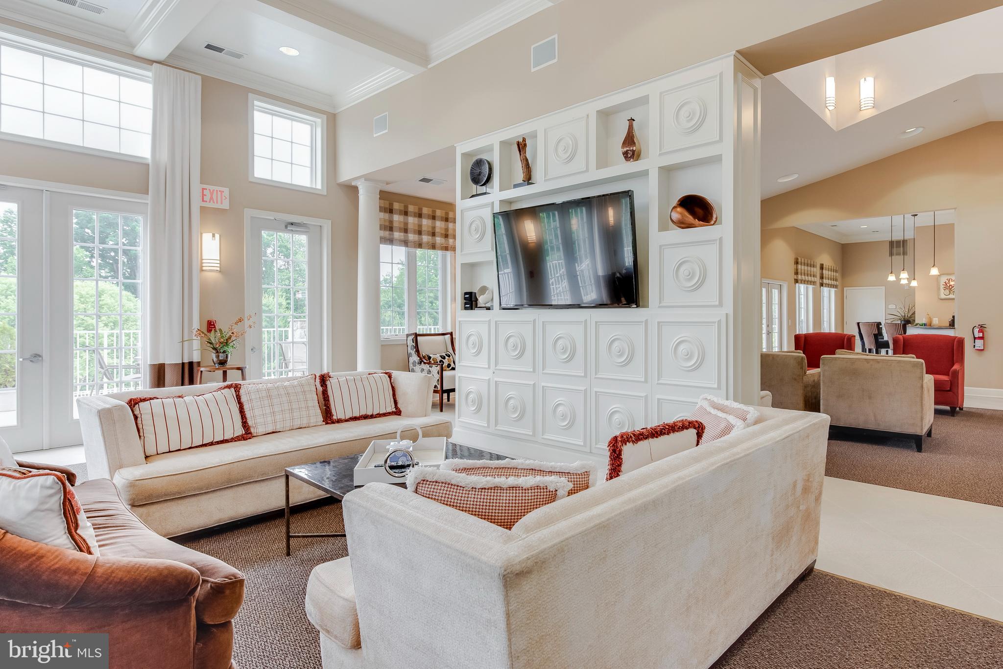 FOUR SEASONS - Residential