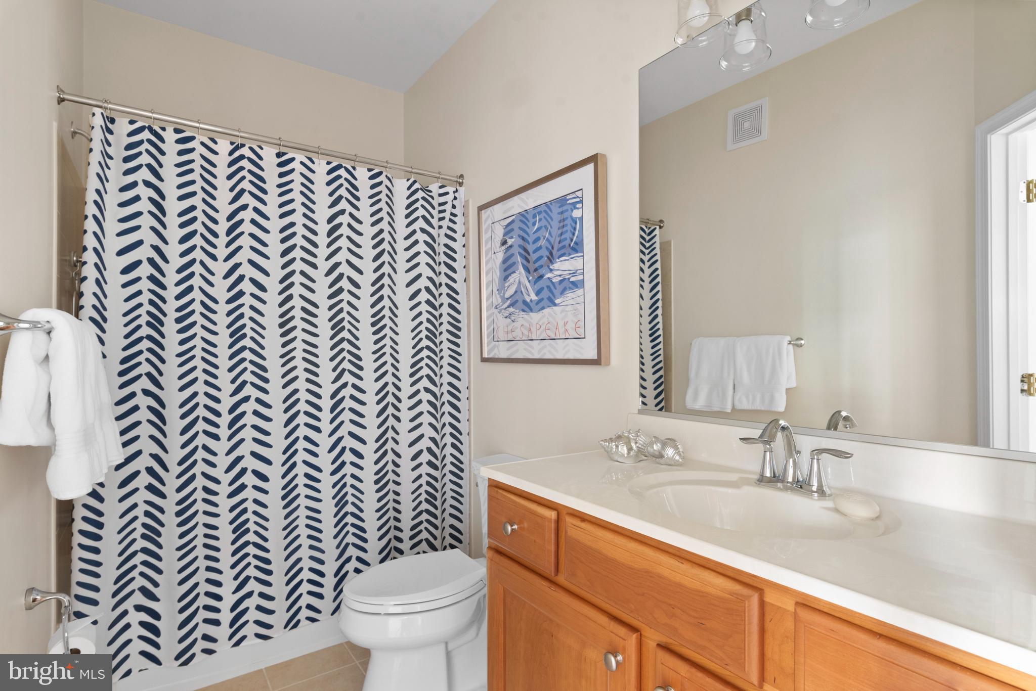 FOUR SEASONS - Residential