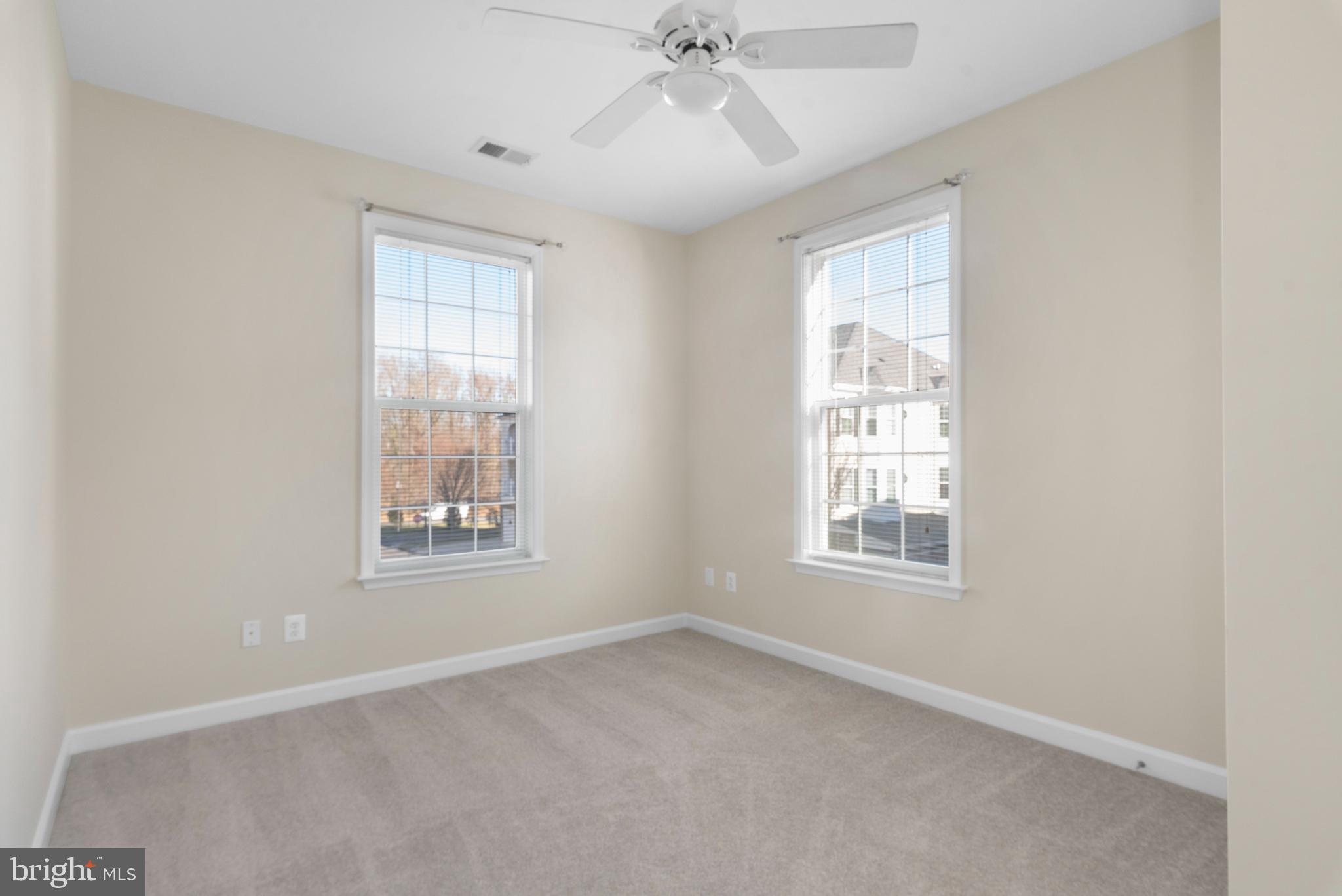 FOUR SEASONS - Residential