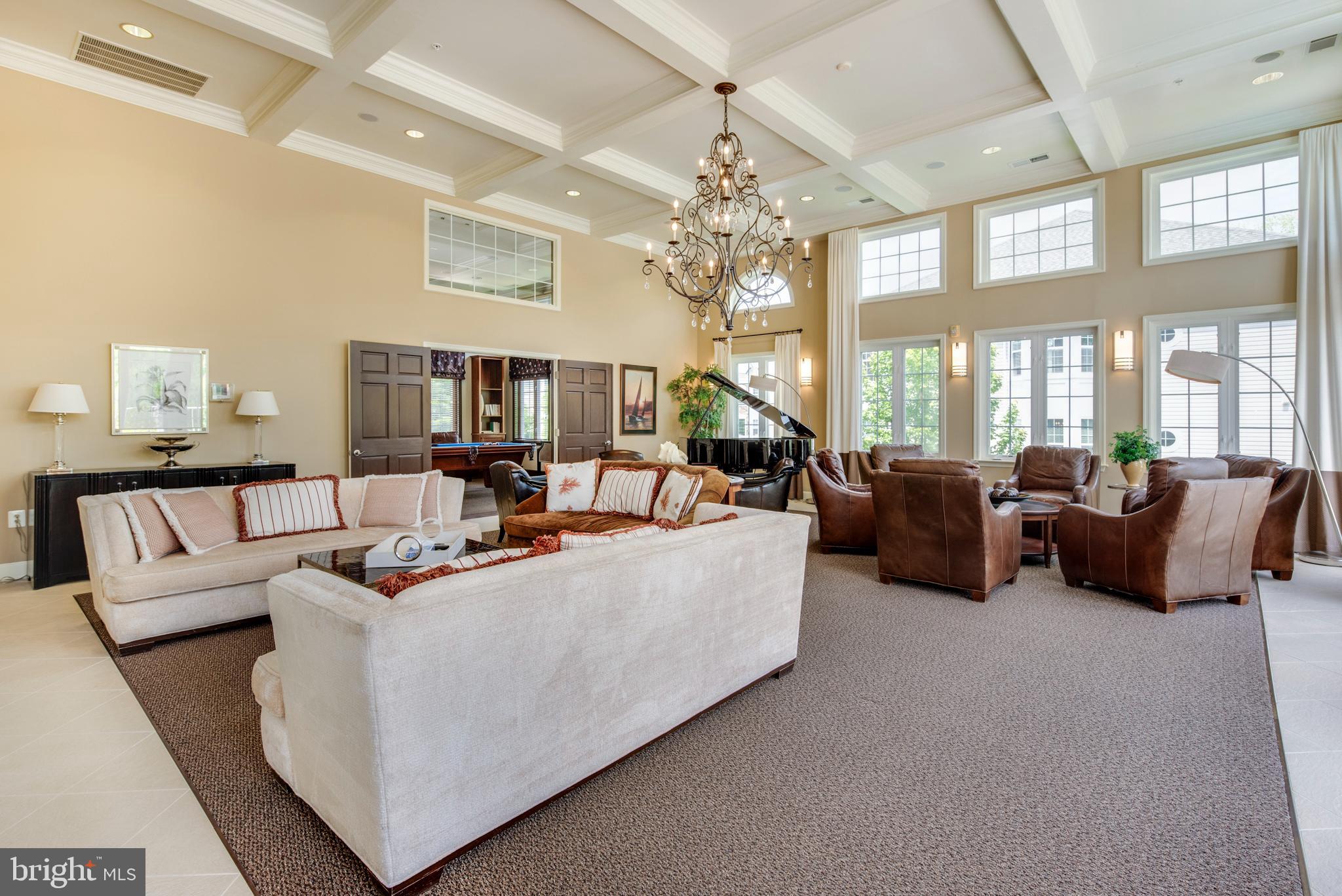 FOUR SEASONS - Residential