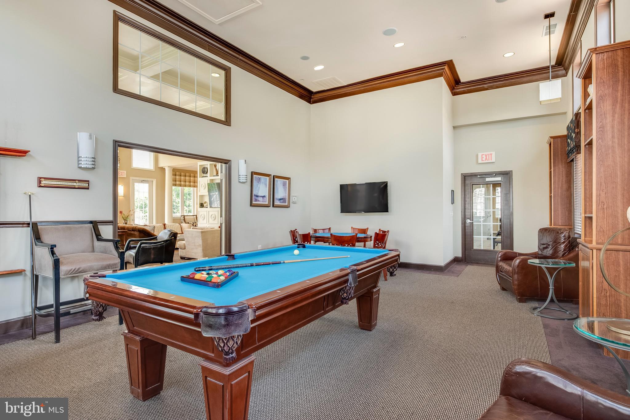 FOUR SEASONS - Residential