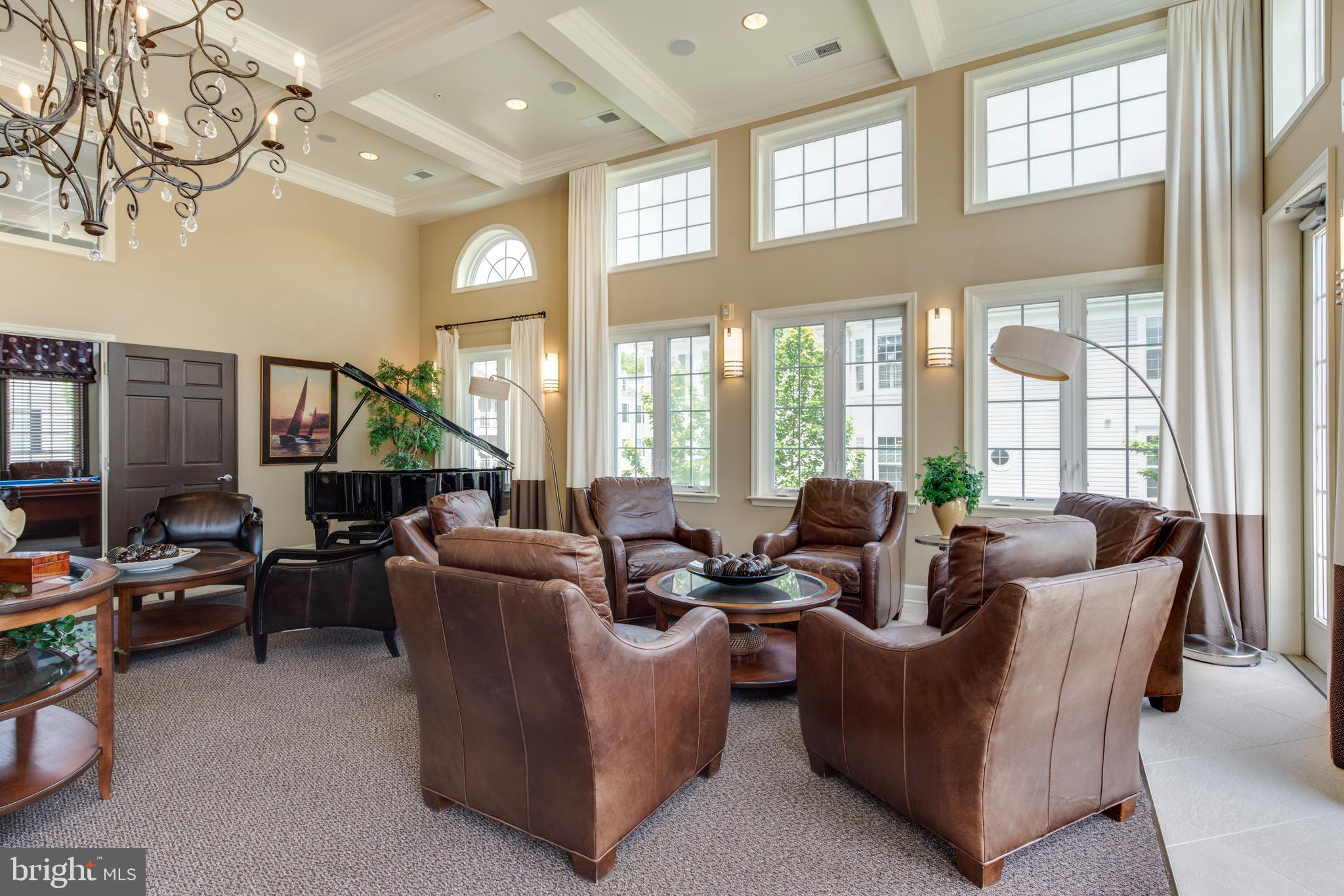 FOUR SEASONS - Residential