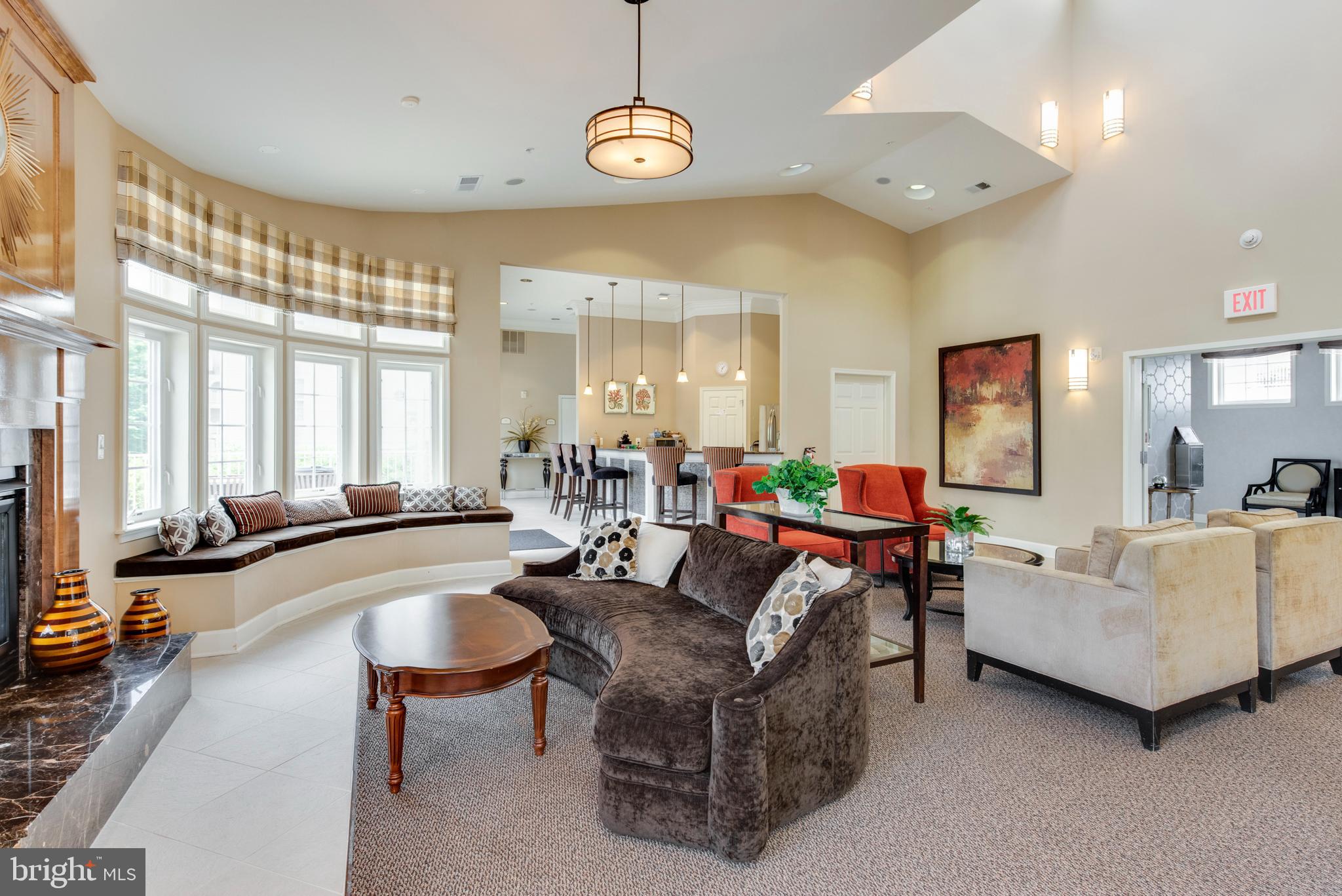 FOUR SEASONS - Residential