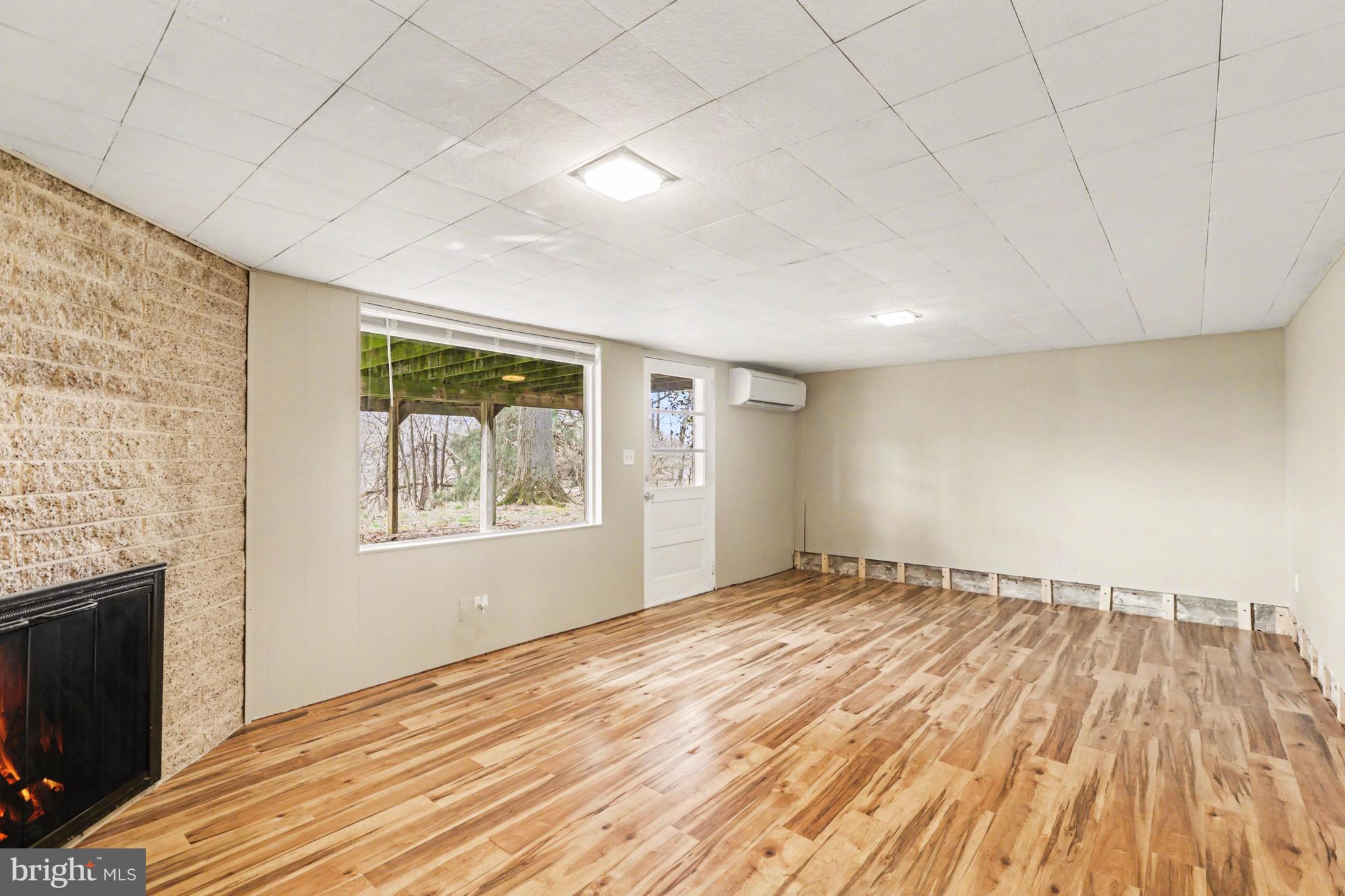 6085 CHERRY HILL ROAD