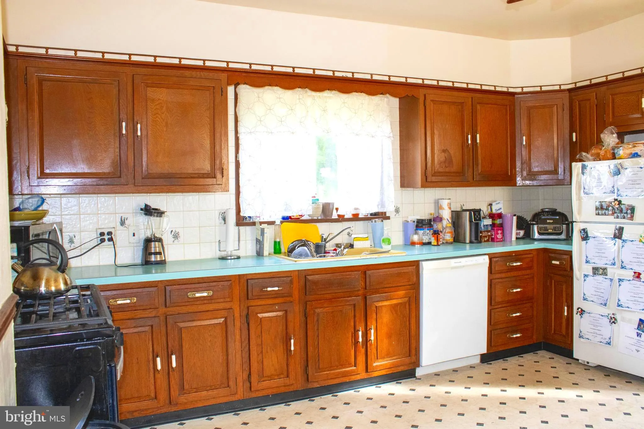 Williamstown, New Jersey 08094, United States, 4 Bedrooms Bedrooms, ,2 BathroomsBathrooms,Residential,Active,20123