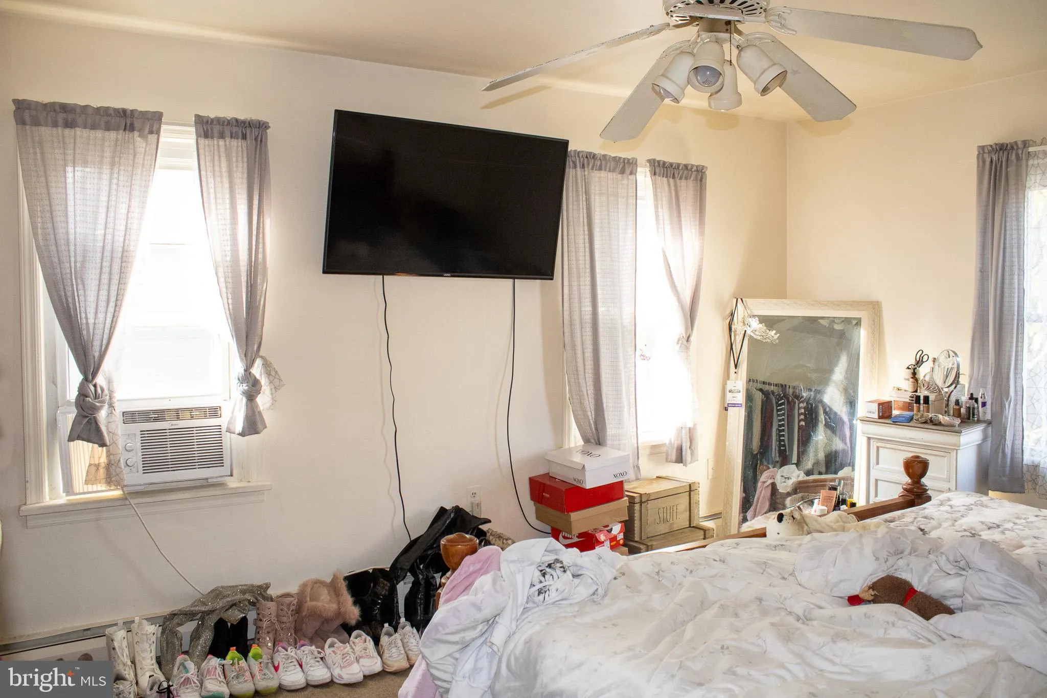 Williamstown, New Jersey 08094, United States, 4 Bedrooms Bedrooms, ,2 BathroomsBathrooms,Residential,Active,20123