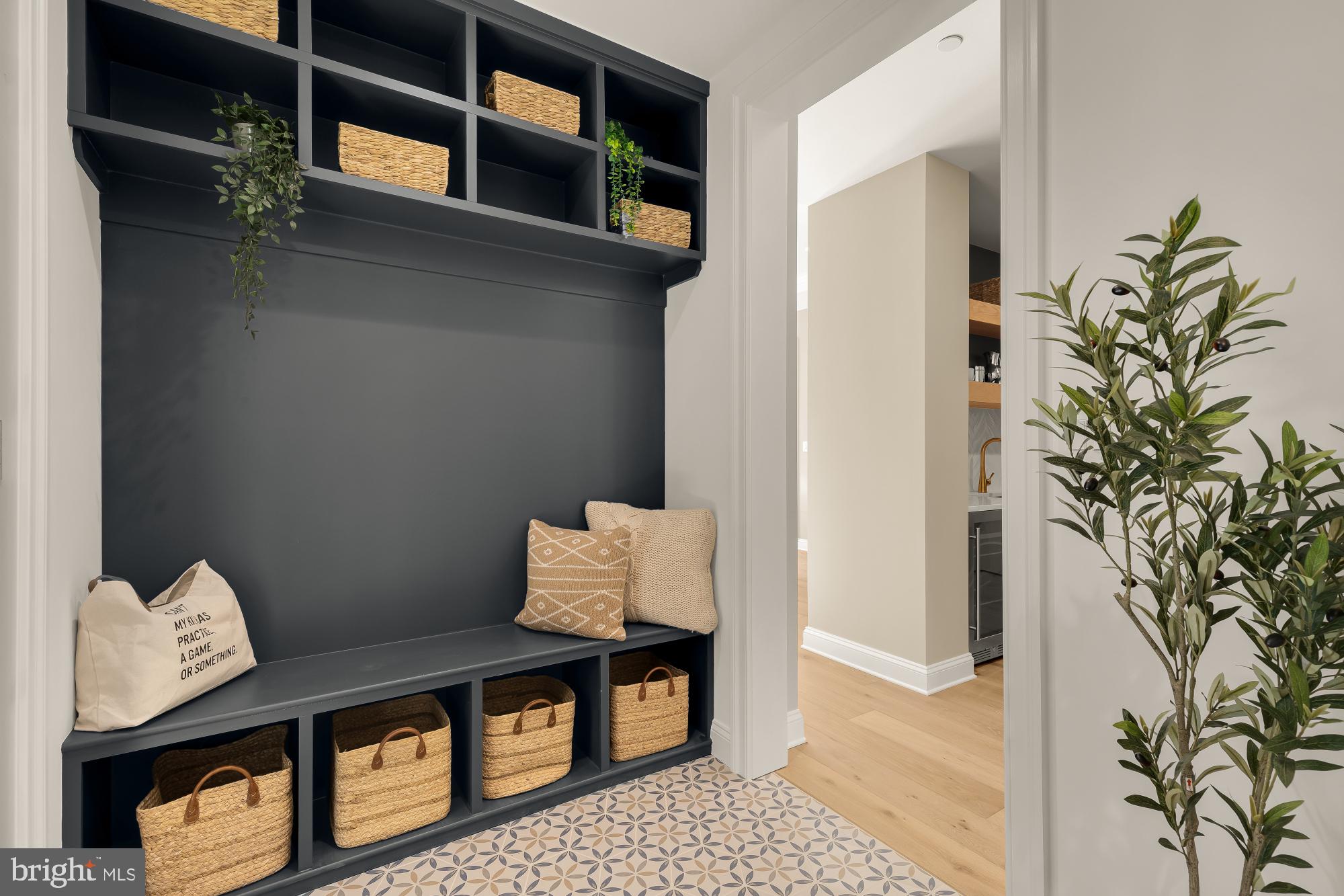FOREST HILLS - Residential