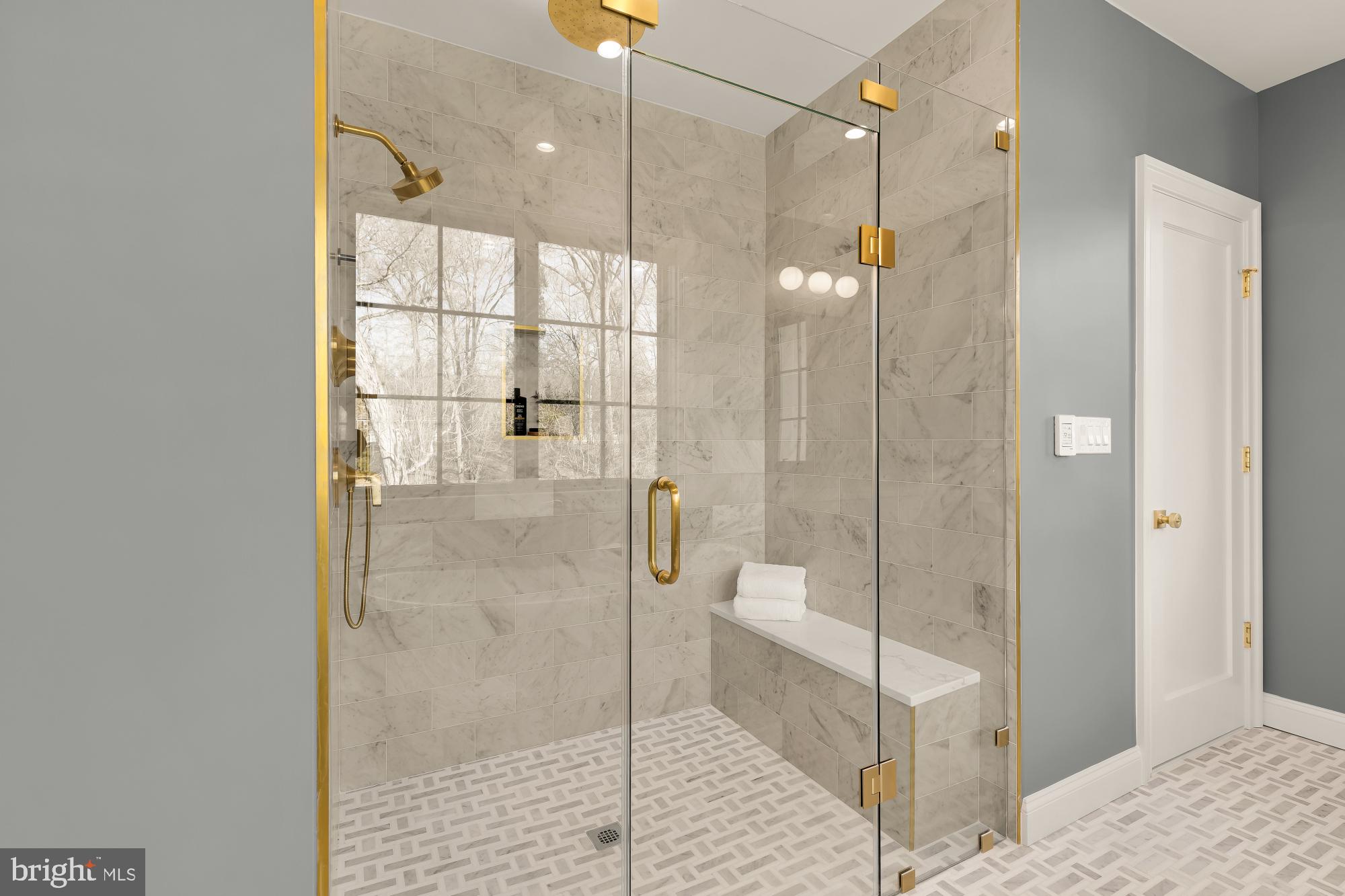 FOREST HILLS - Residential