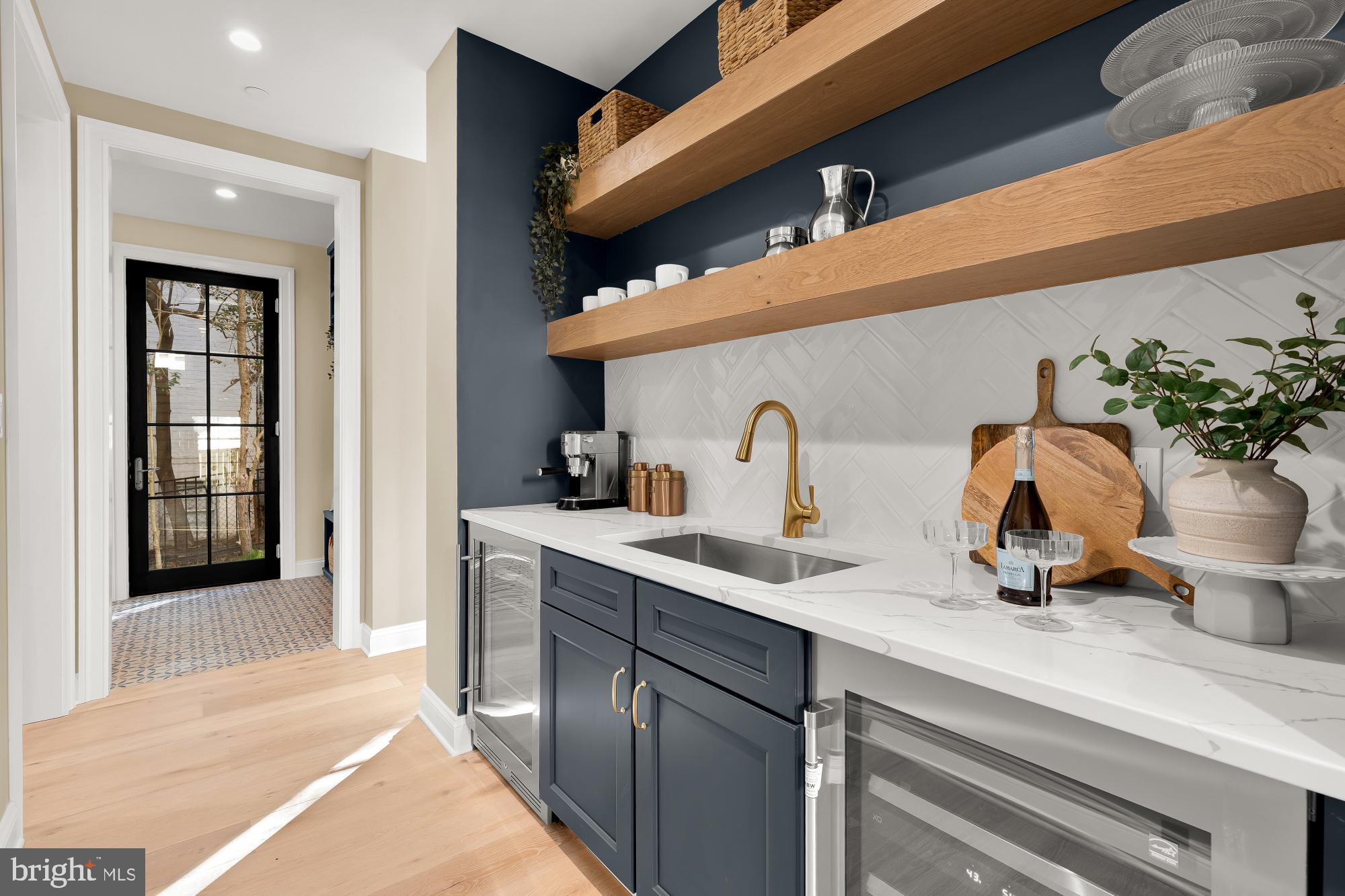 FOREST HILLS - Residential