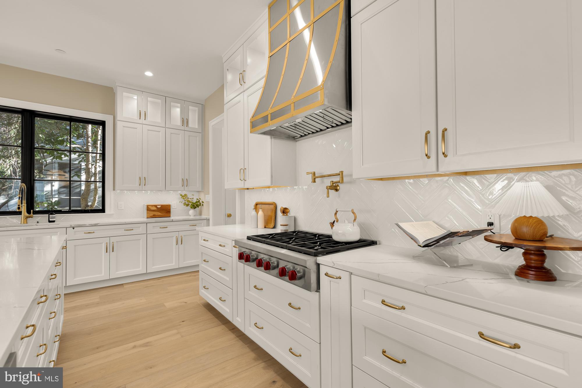 FOREST HILLS - Residential