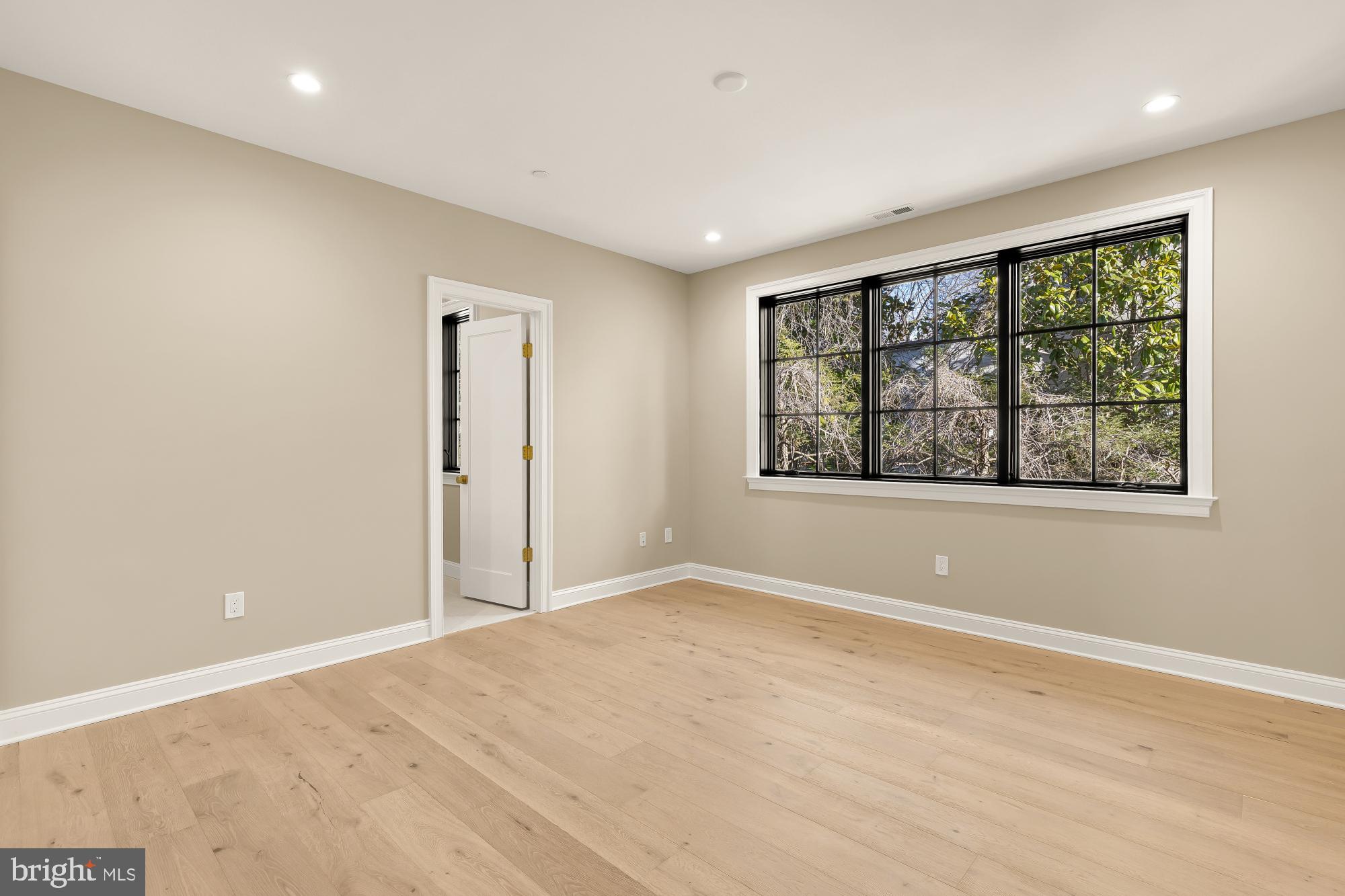 FOREST HILLS - Residential