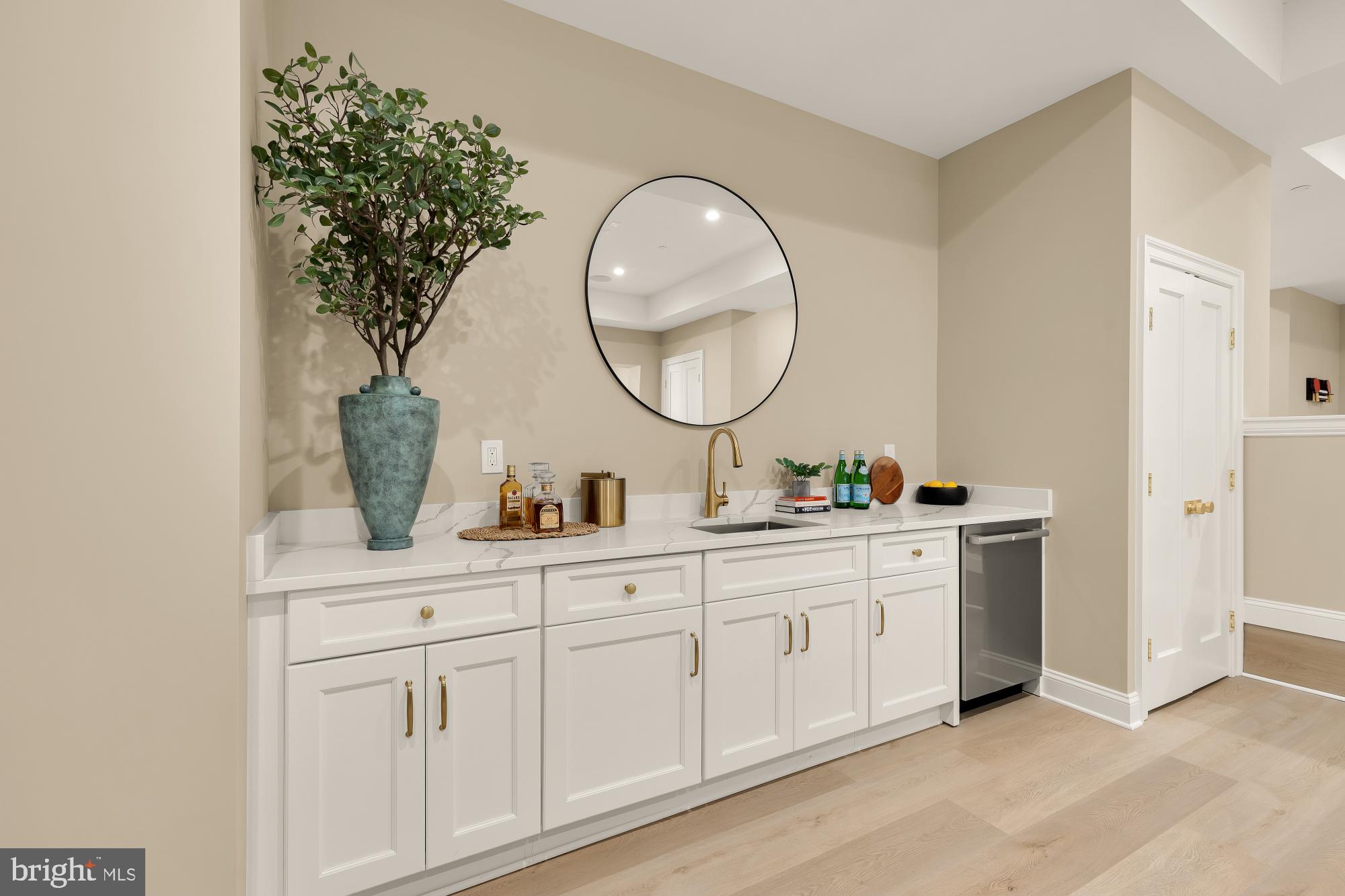 FOREST HILLS - Residential