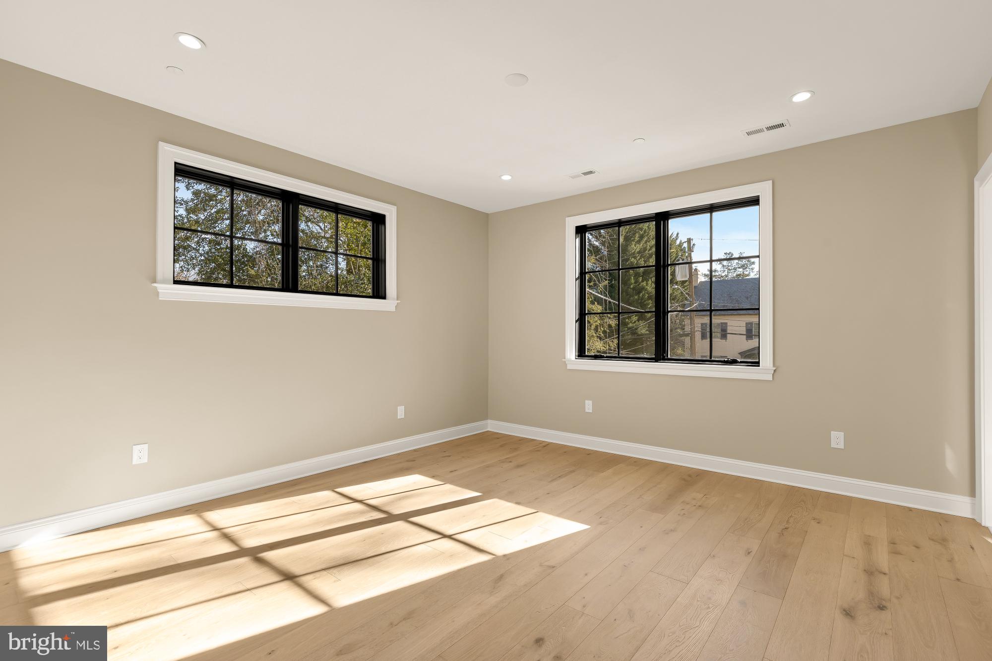 FOREST HILLS - Residential