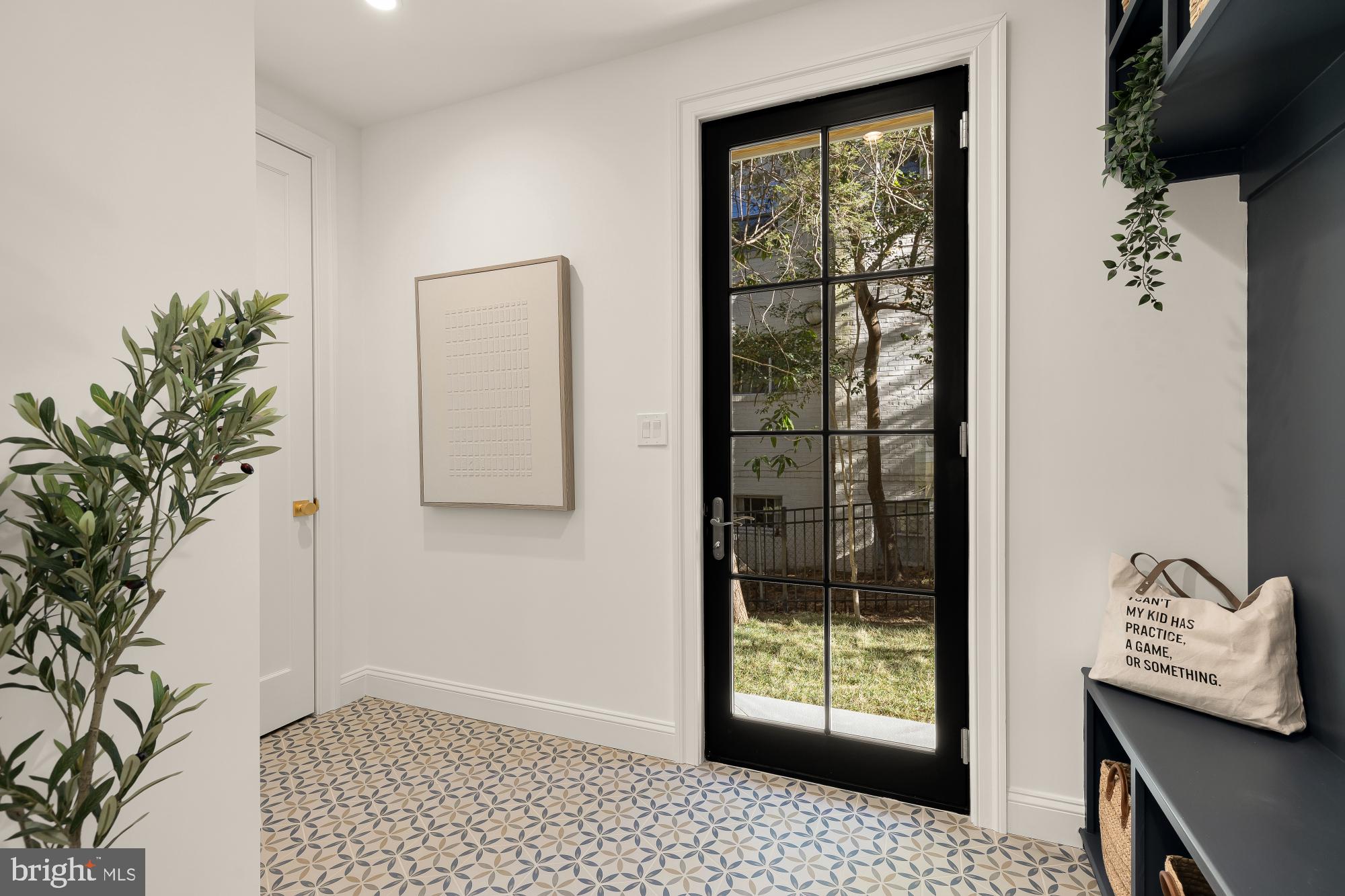 FOREST HILLS - Residential