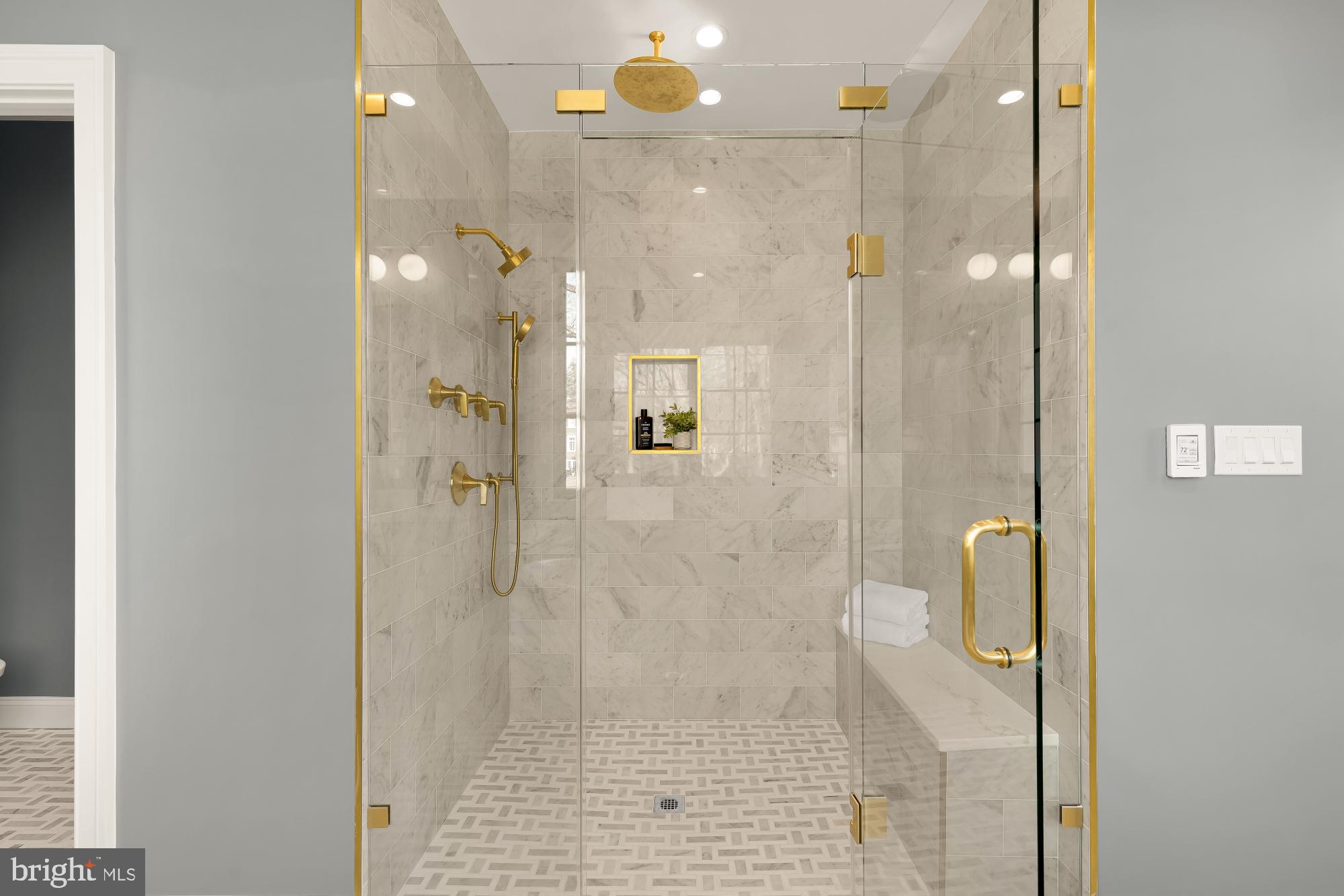 FOREST HILLS - Residential